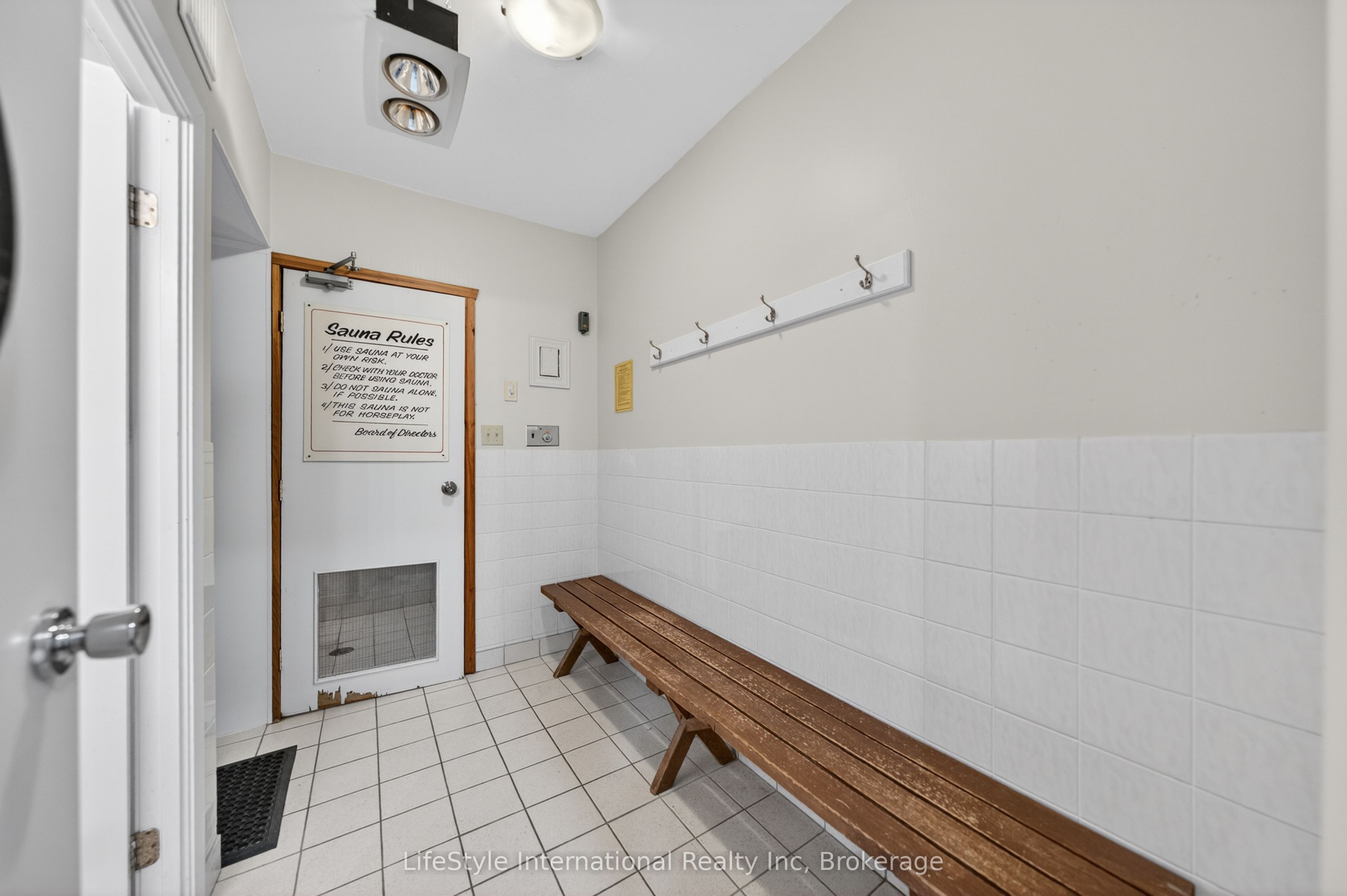 19 Woodlawn Road E 512 Property Photo 45