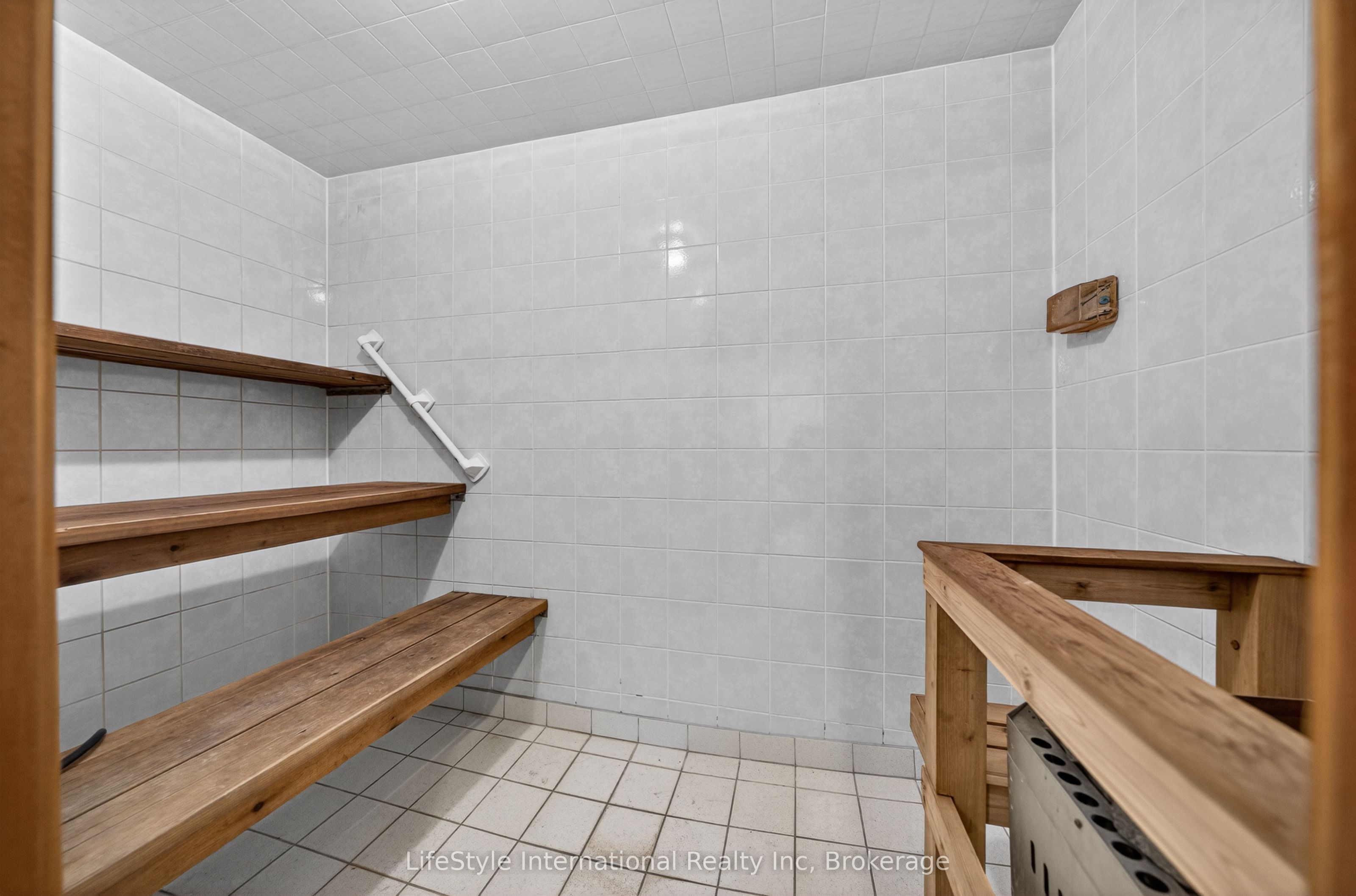 19 Woodlawn Road E 512 Property Photo 46