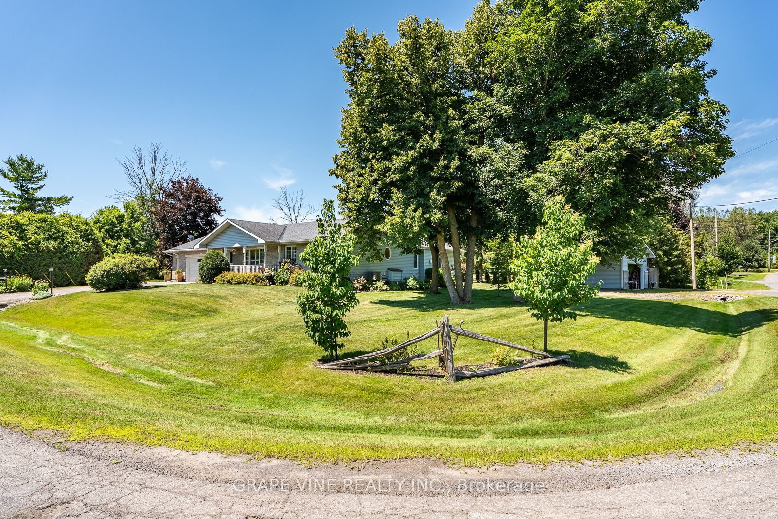 8391 Rowan Dr Drive Property Photo 4