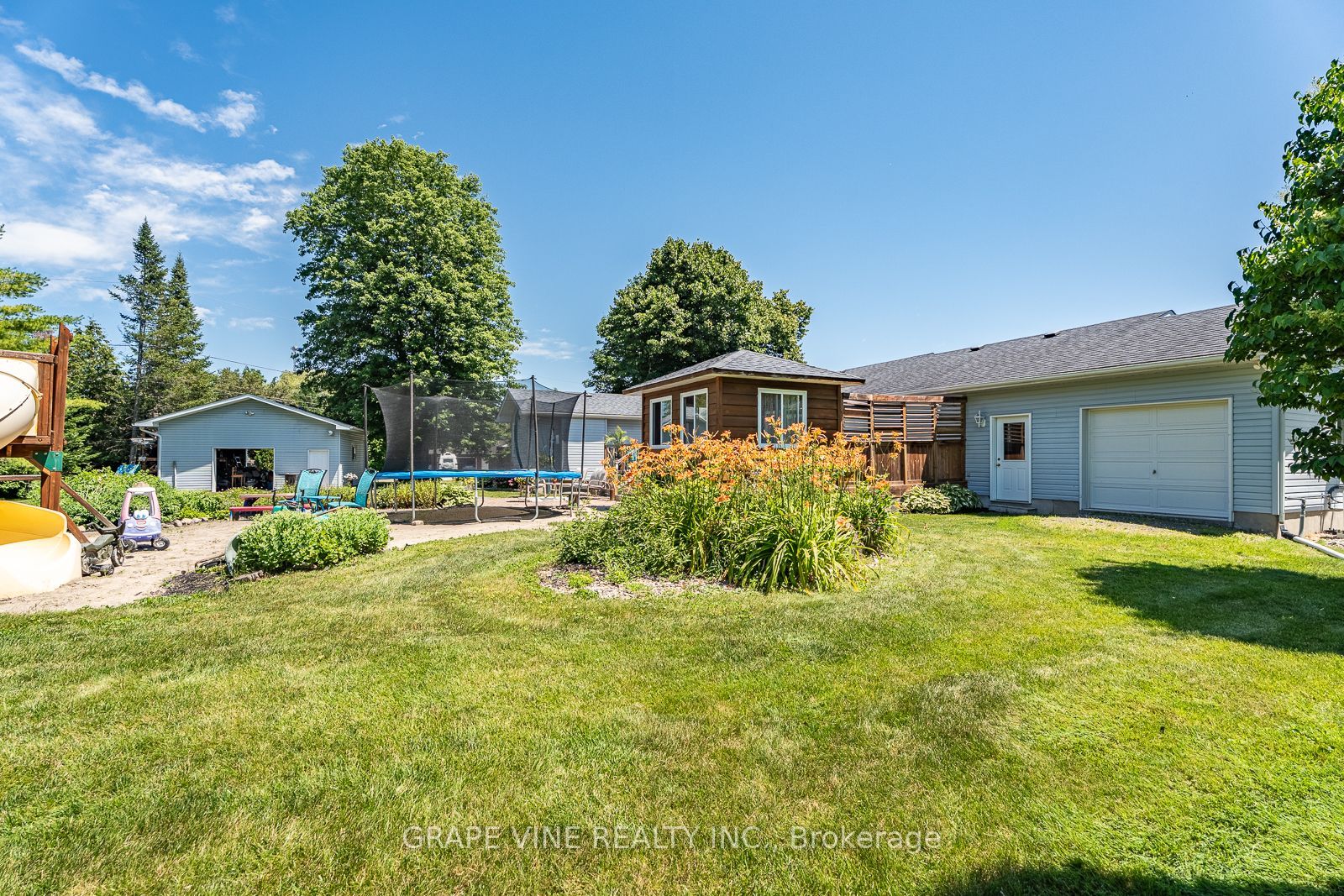 8391 Rowan Dr Drive Property Photo 8