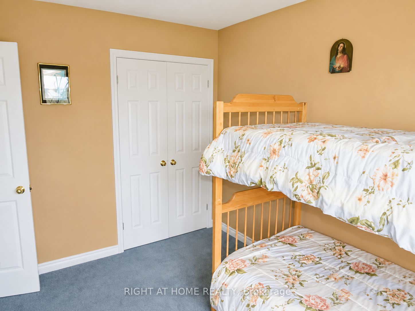 62 Highland Road W Upper Property Photo 10