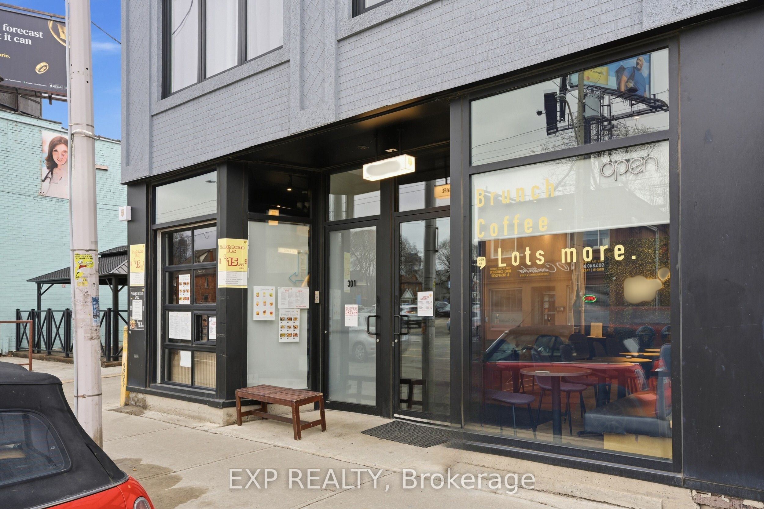 301 Barton Street E Property Photo 2