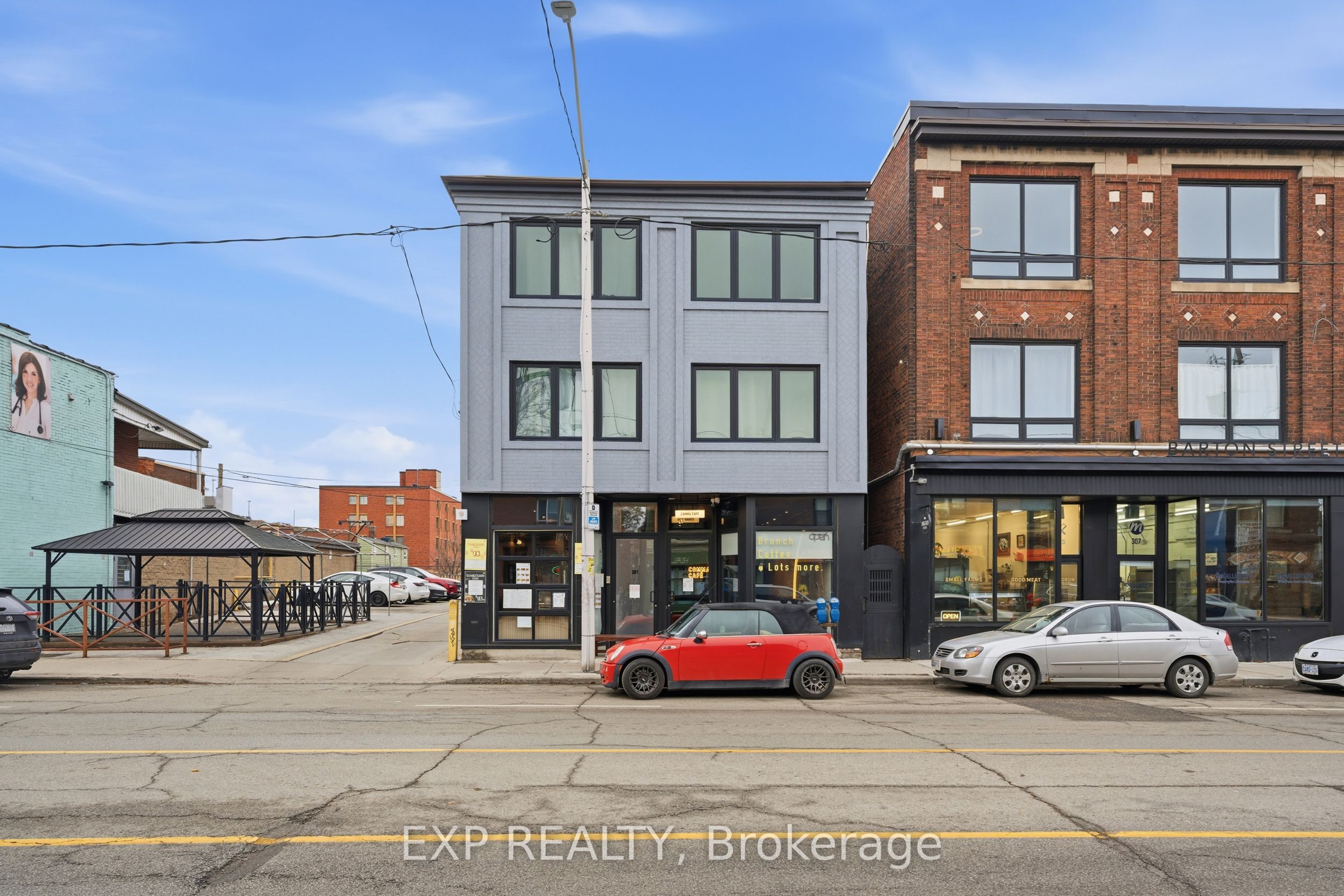 301 Barton Street E Property Photo 14