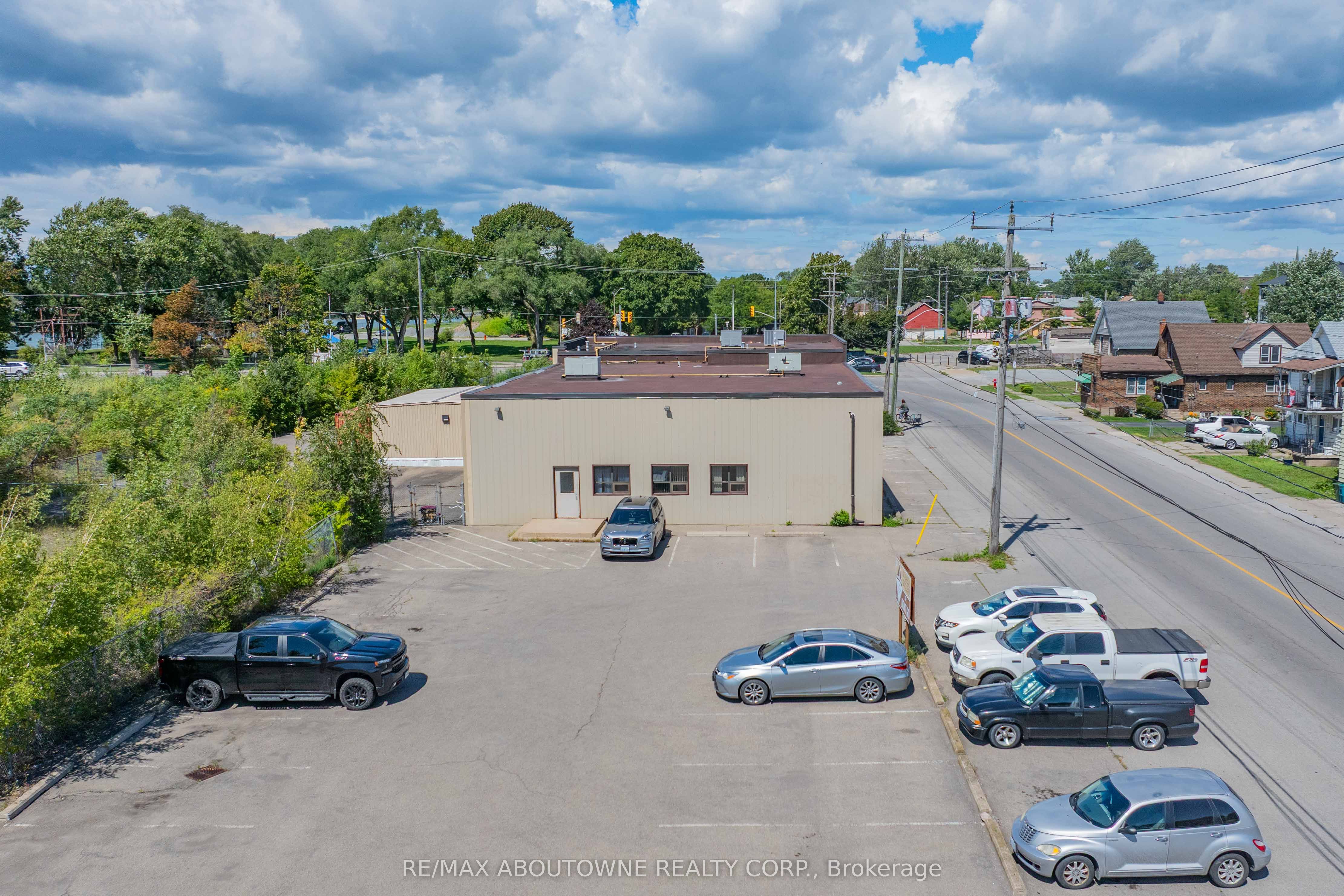 198 Welland Street Property Photo 9