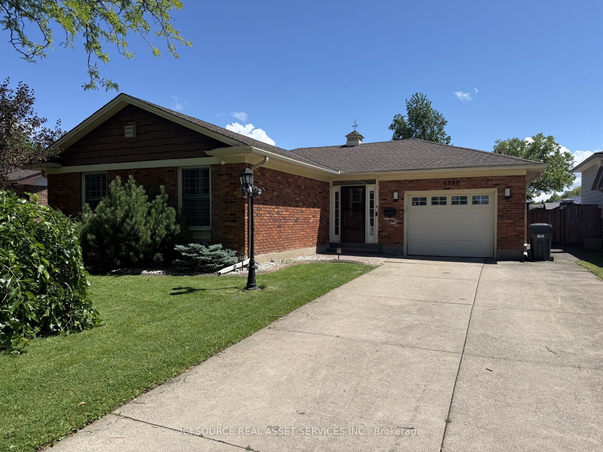 6998 Glengowan Crescent