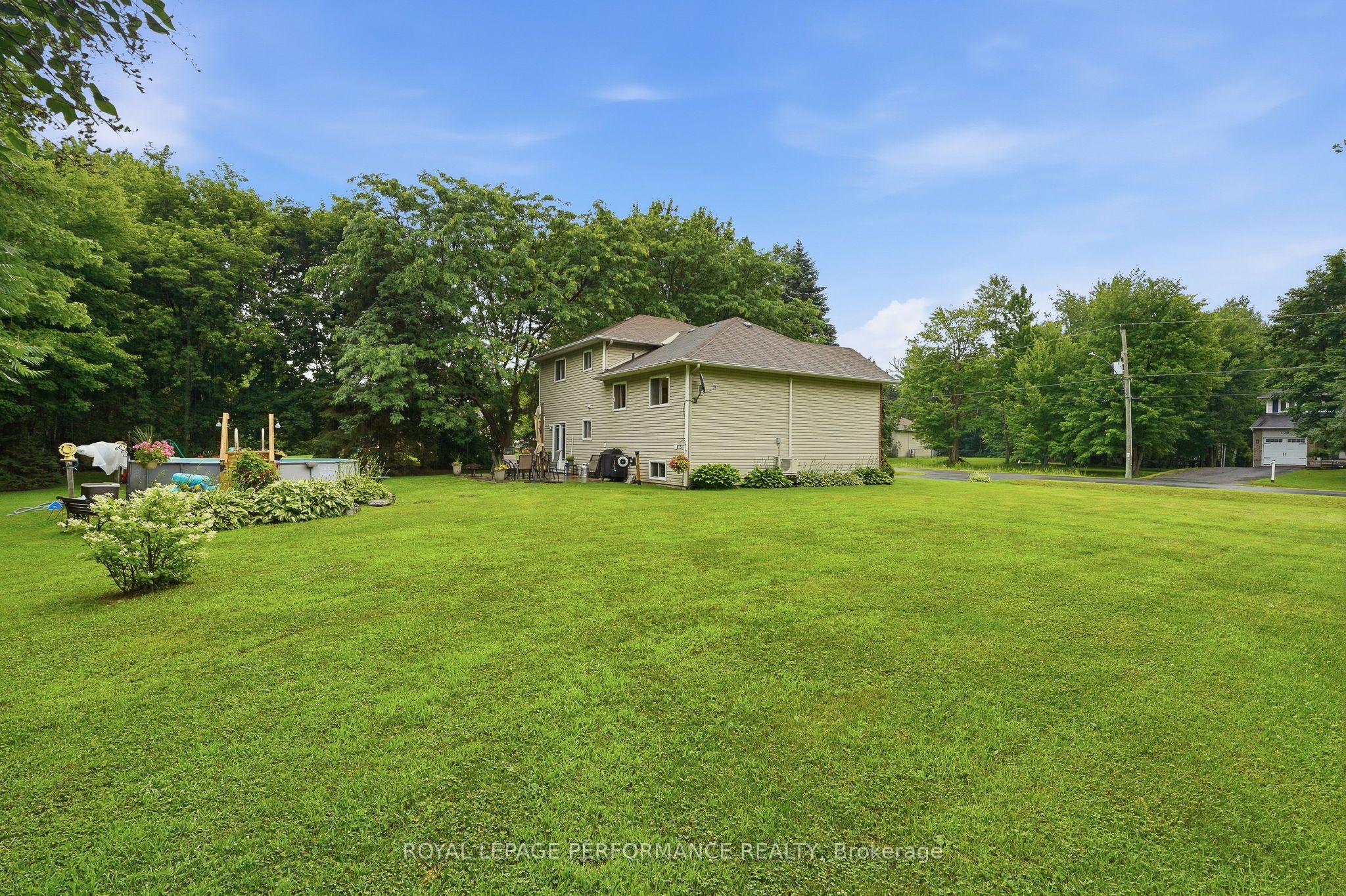 193 Blue Jay Drive Property Photo 23