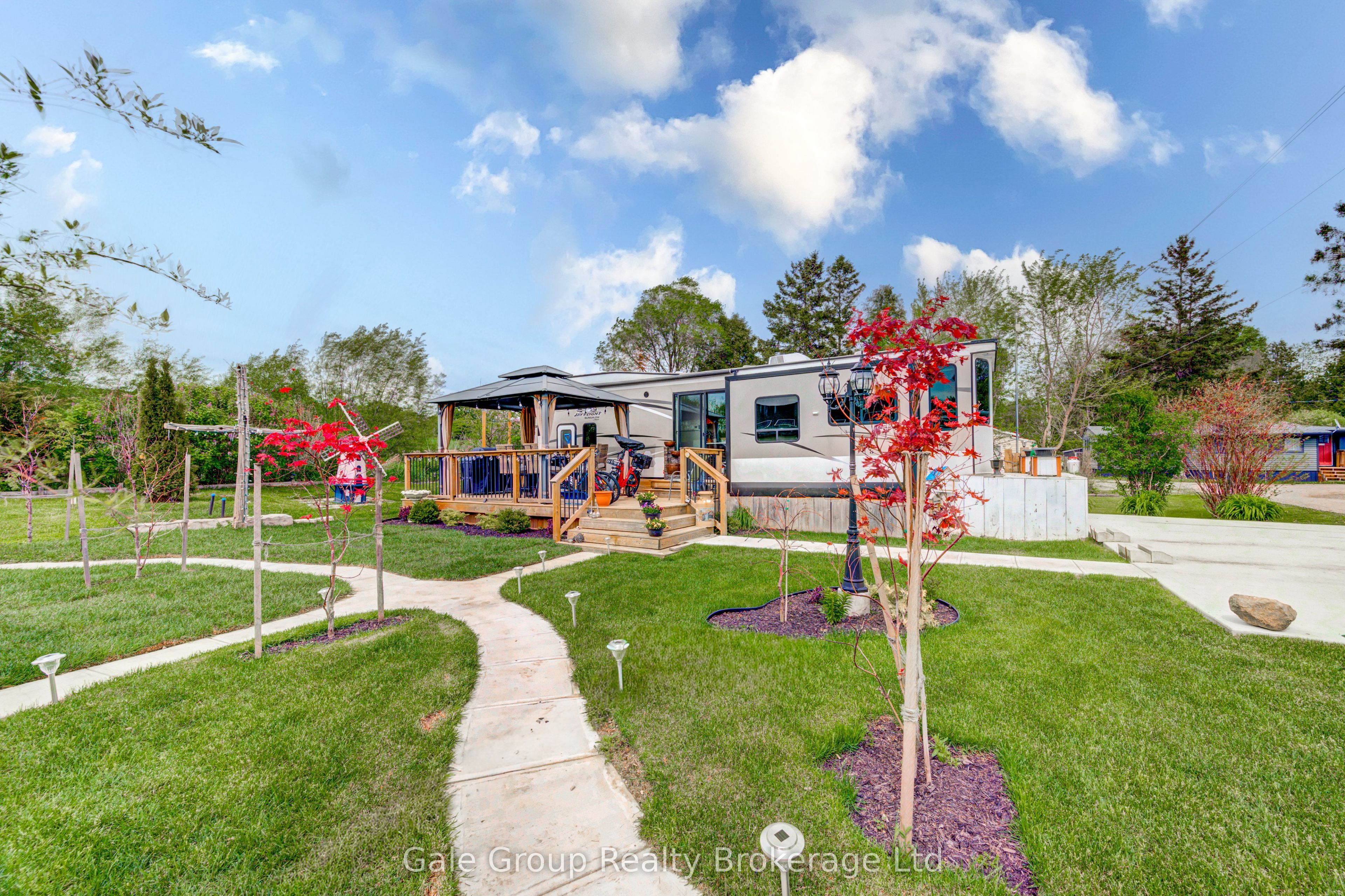 495856 10th Line 92 Property Photo 1