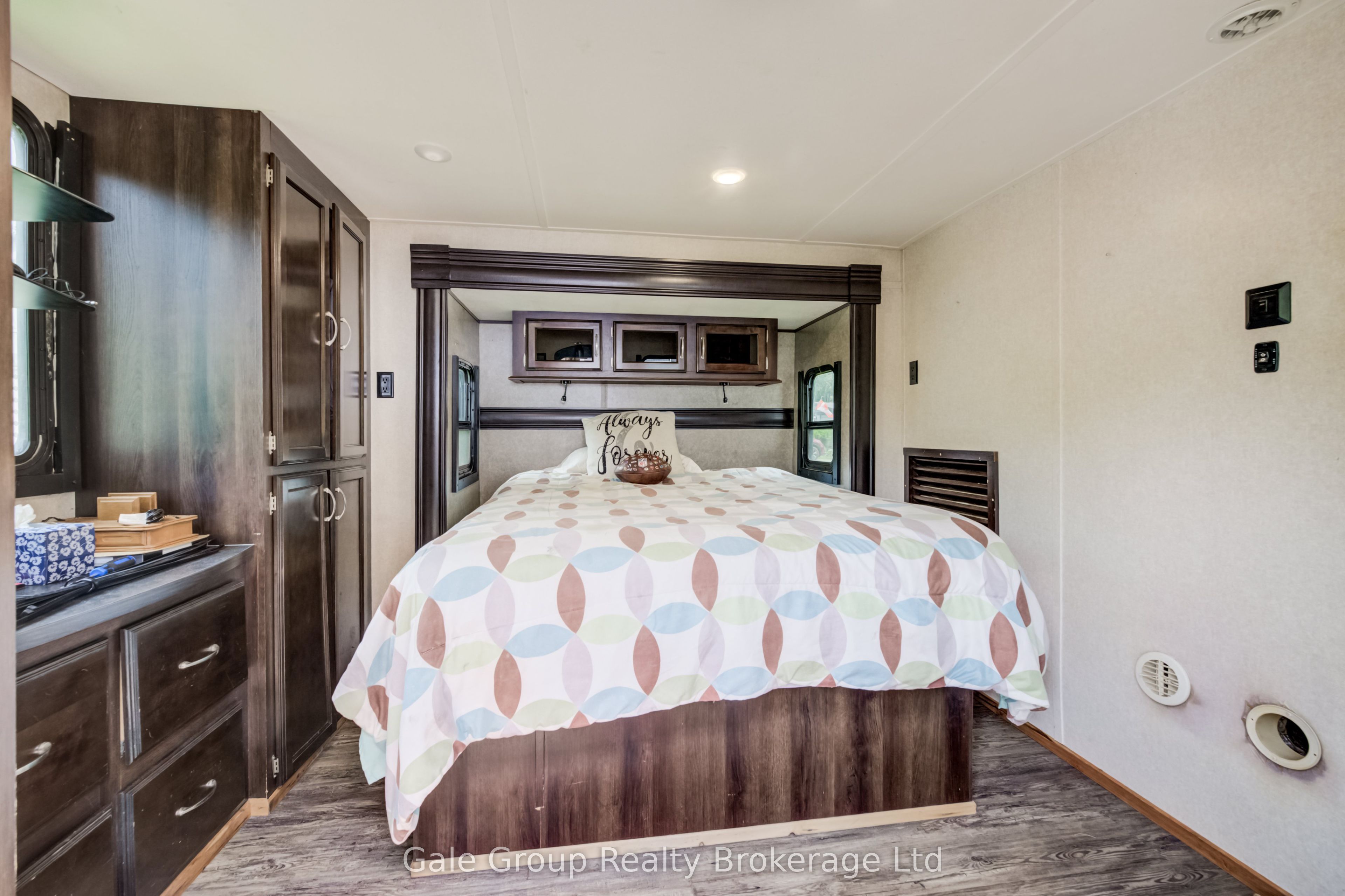 495856 10th Line 92 Property Photo 8