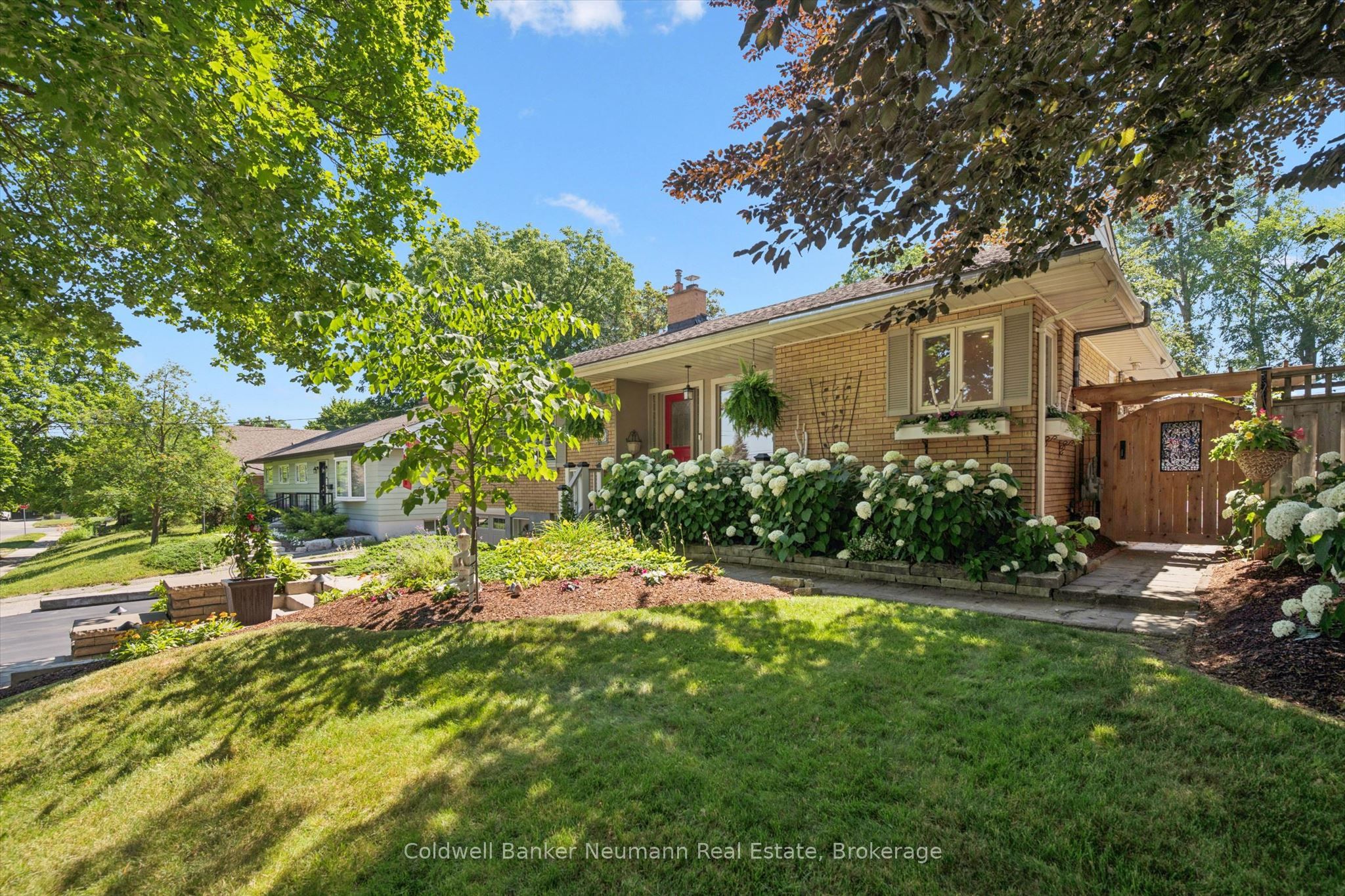 25 Bennett Avenue Property Photo 30