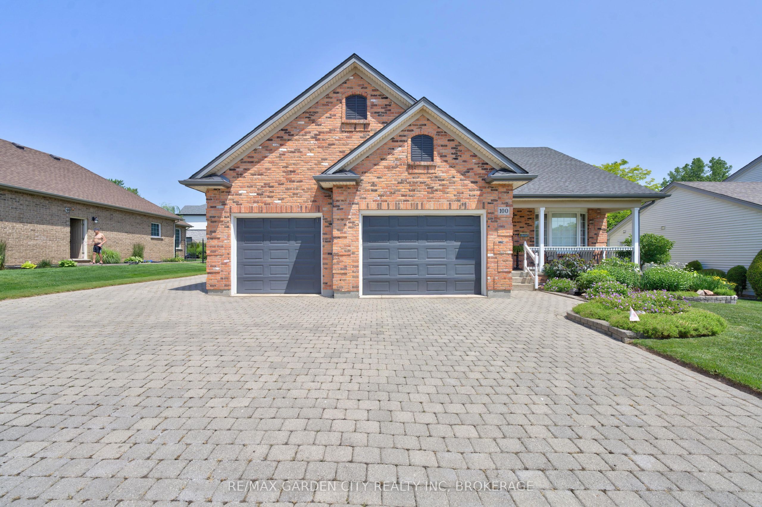 100 Thorold Road E Property Photo 3