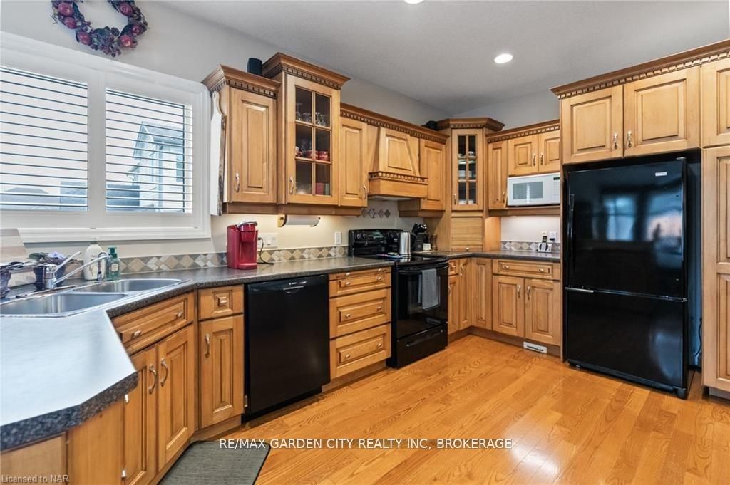100 Thorold Road E Property Photo 10