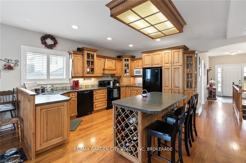 100 Thorold Road E Property Photo 12