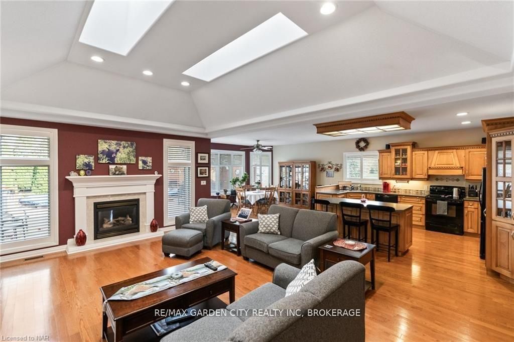 100 Thorold Road E Property Photo 14