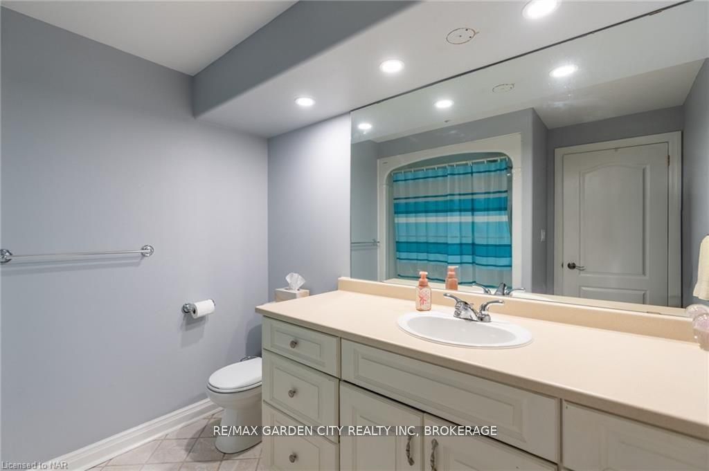 100 Thorold Road E Property Photo 25