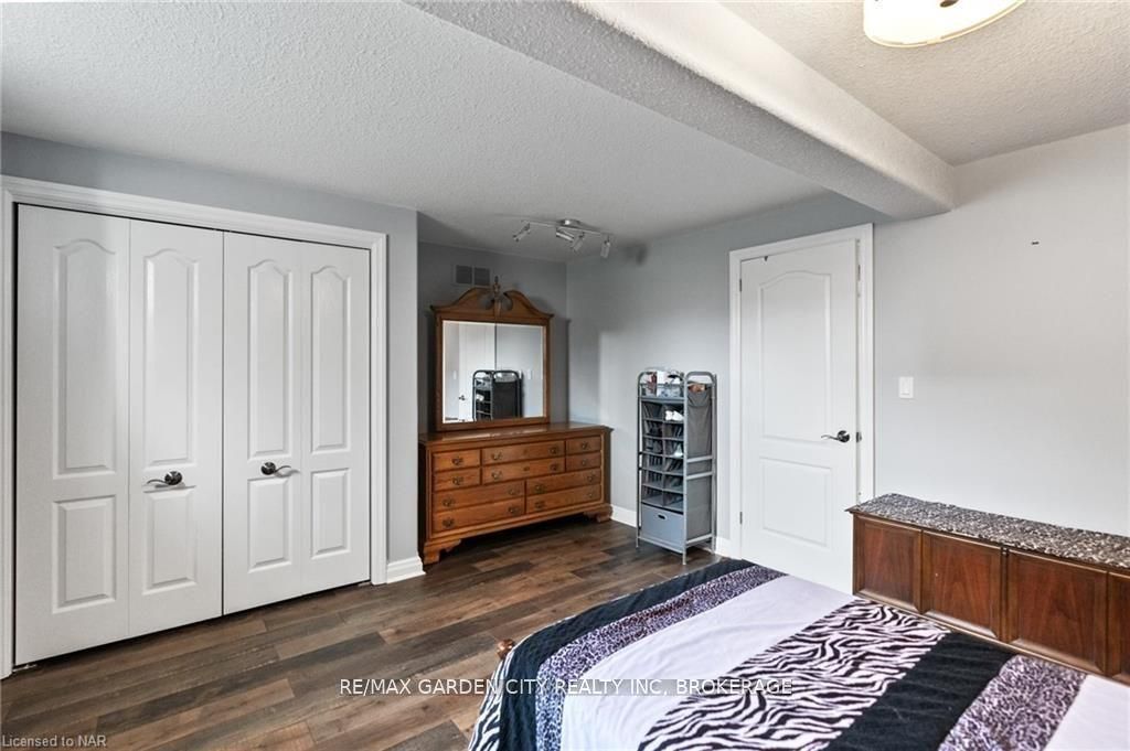 100 Thorold Road E Property Photo 27