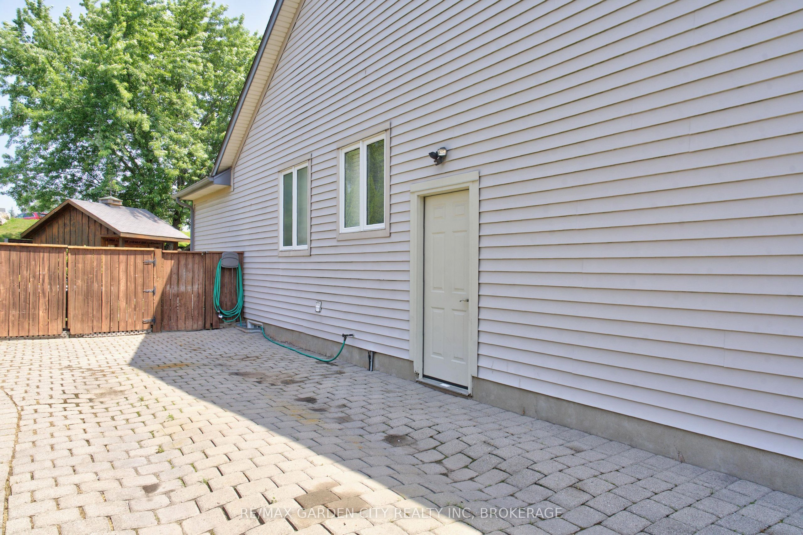 100 Thorold Road E Property Photo 35