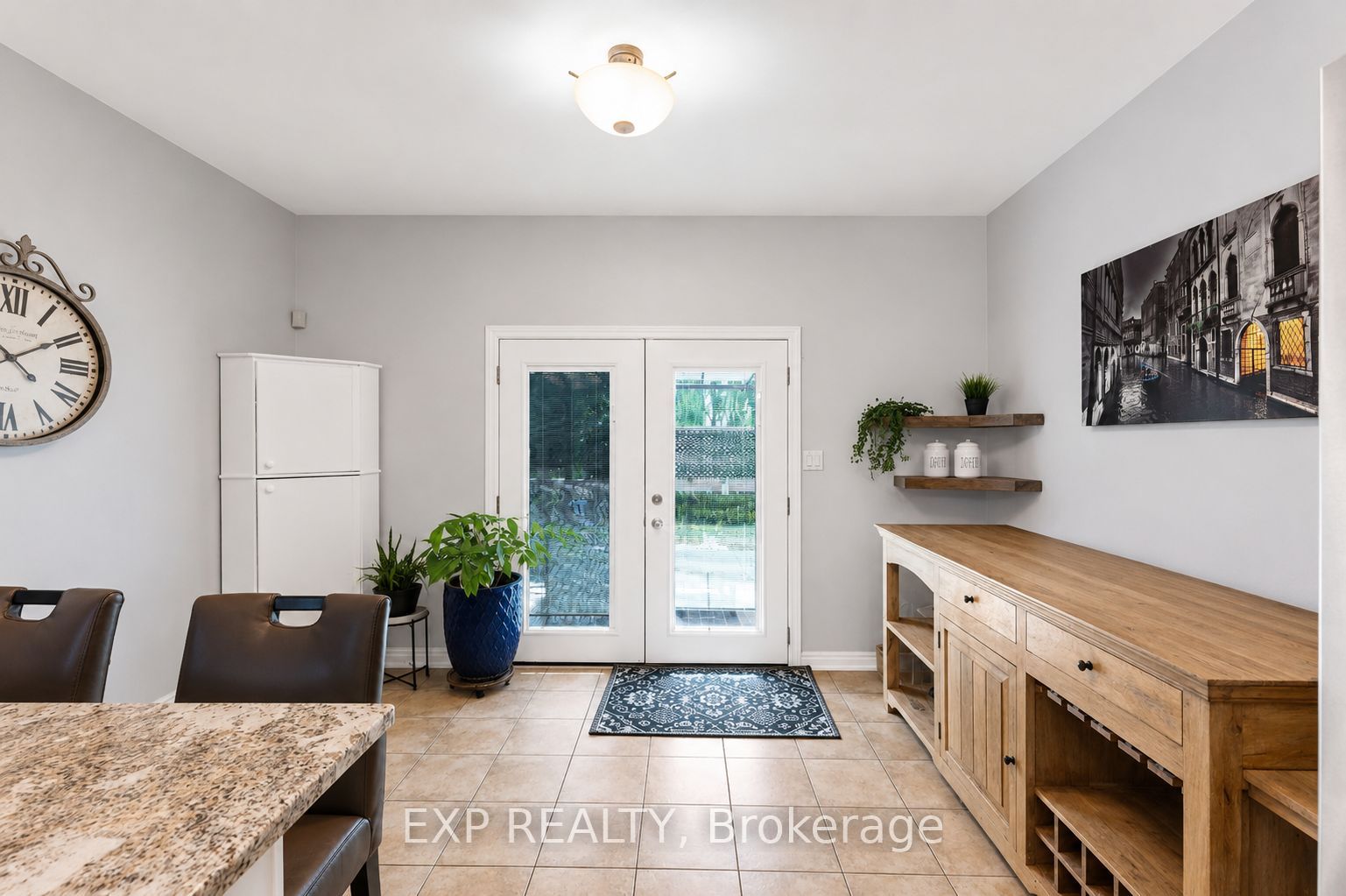 16 Downing Street Property Photo 11