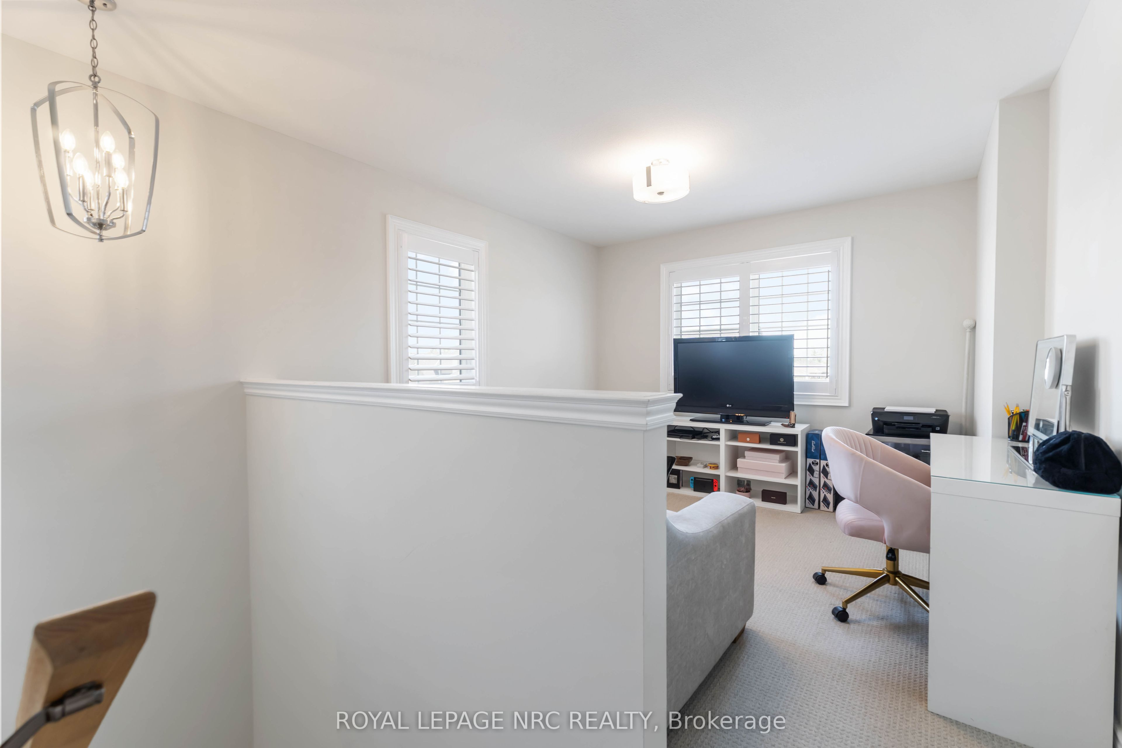 432 Viking Street Property Photo 21