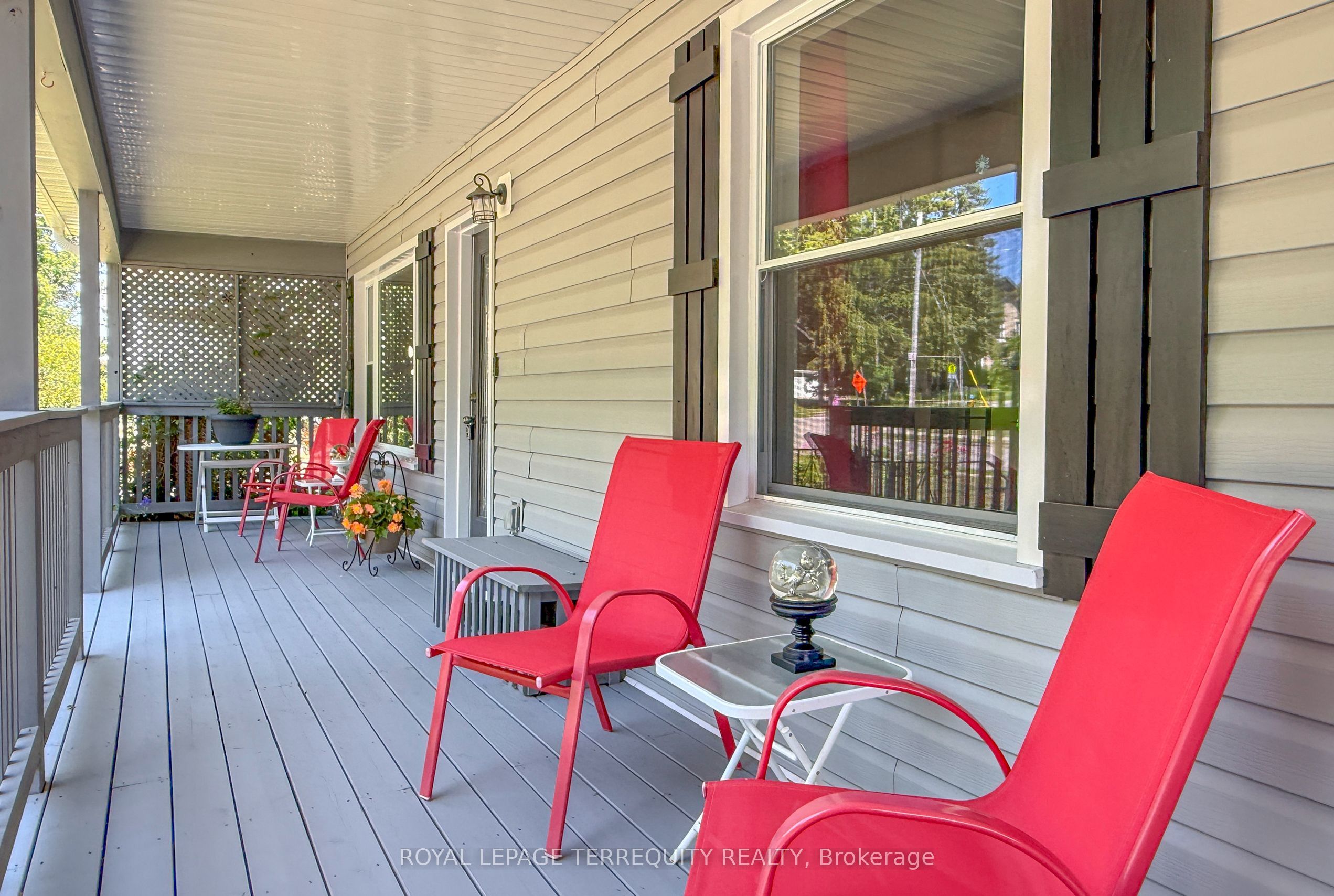 24 Simcoe Street Property Photo 3