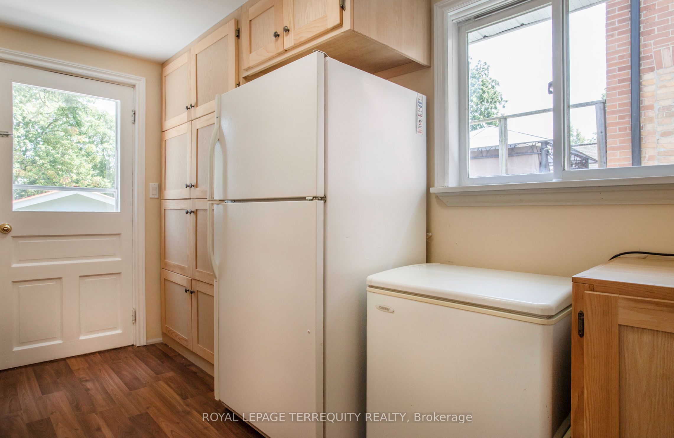 24 Simcoe Street Property Photo 13