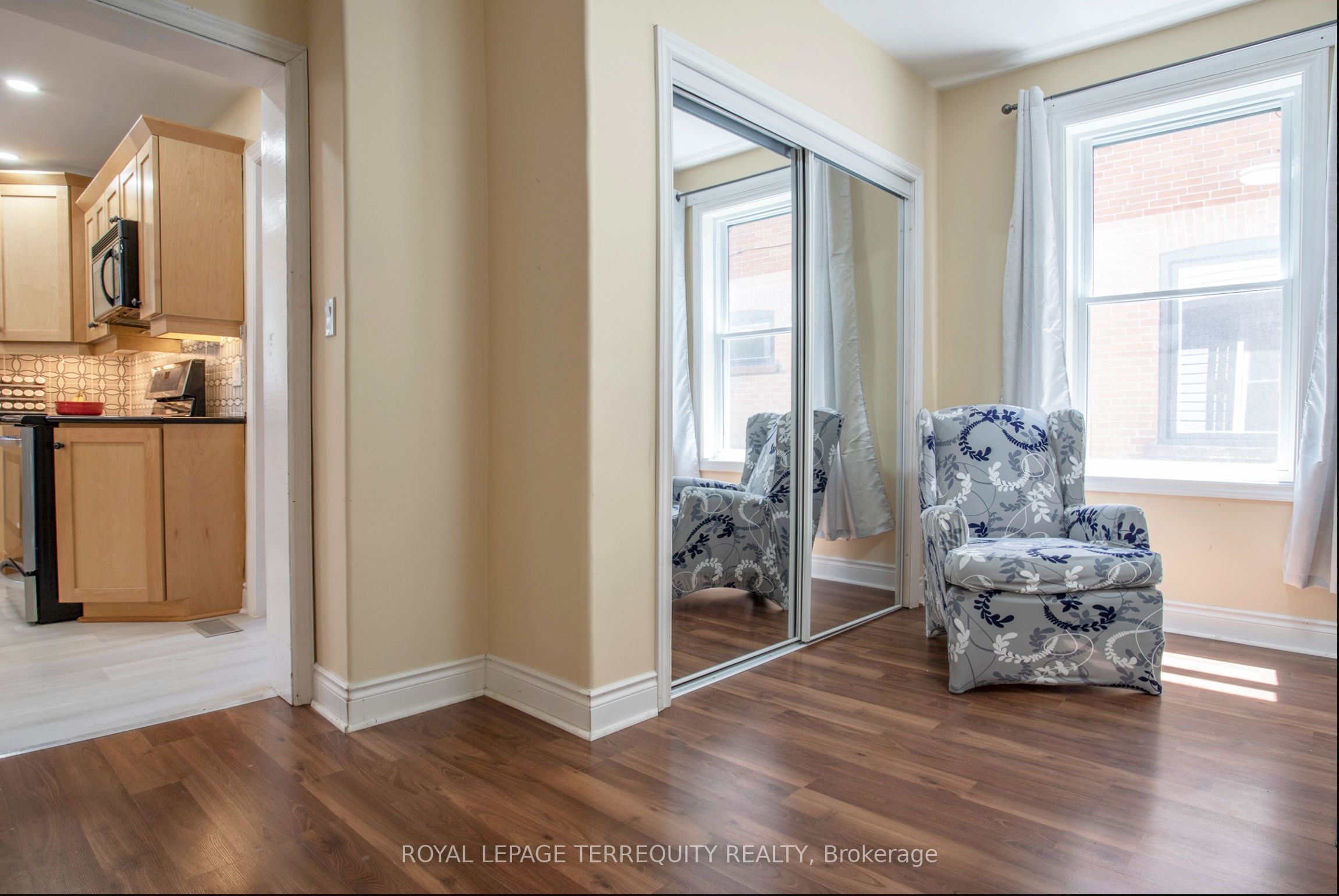 24 Simcoe Street Property Photo 14