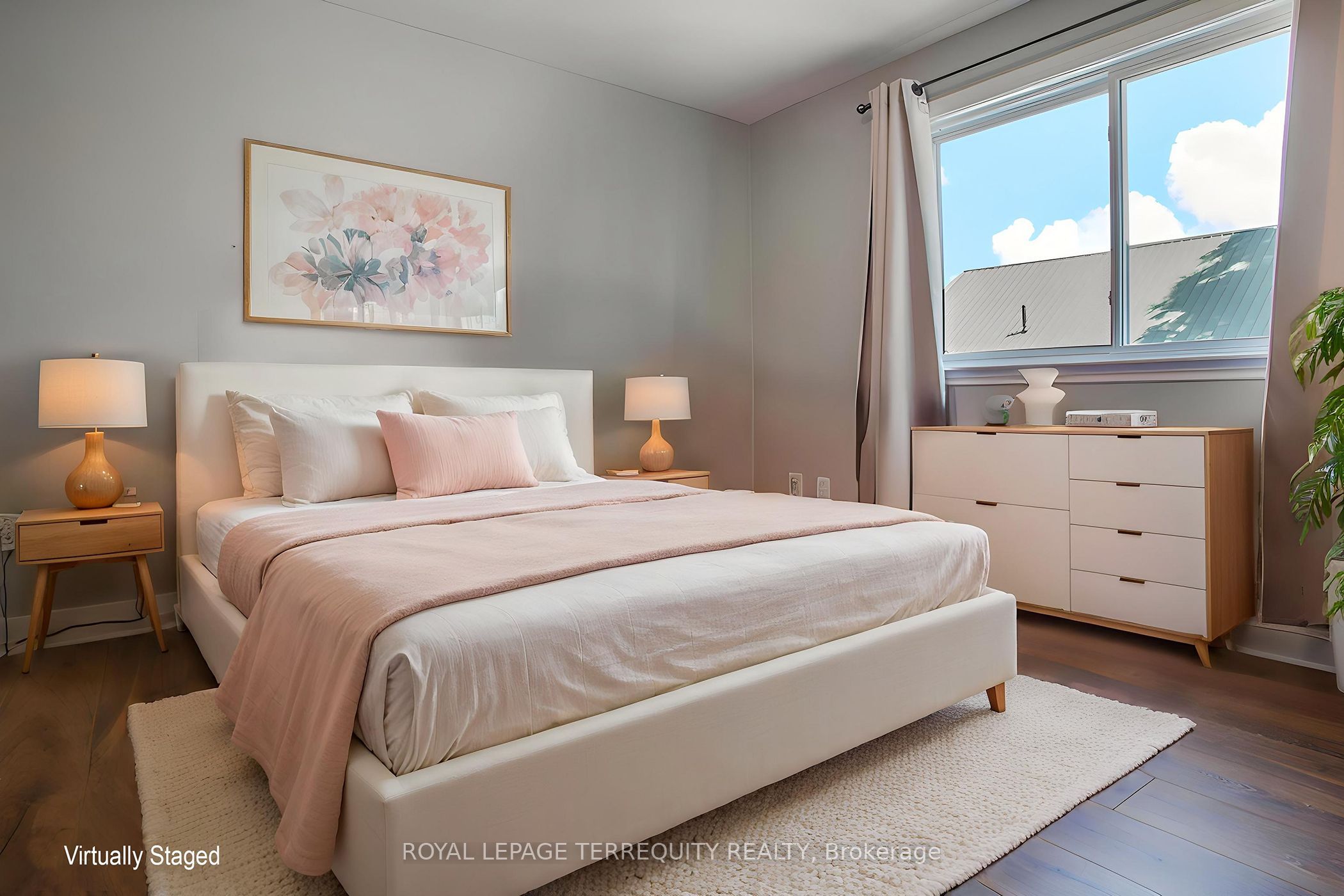 24 Simcoe Street Property Photo 20