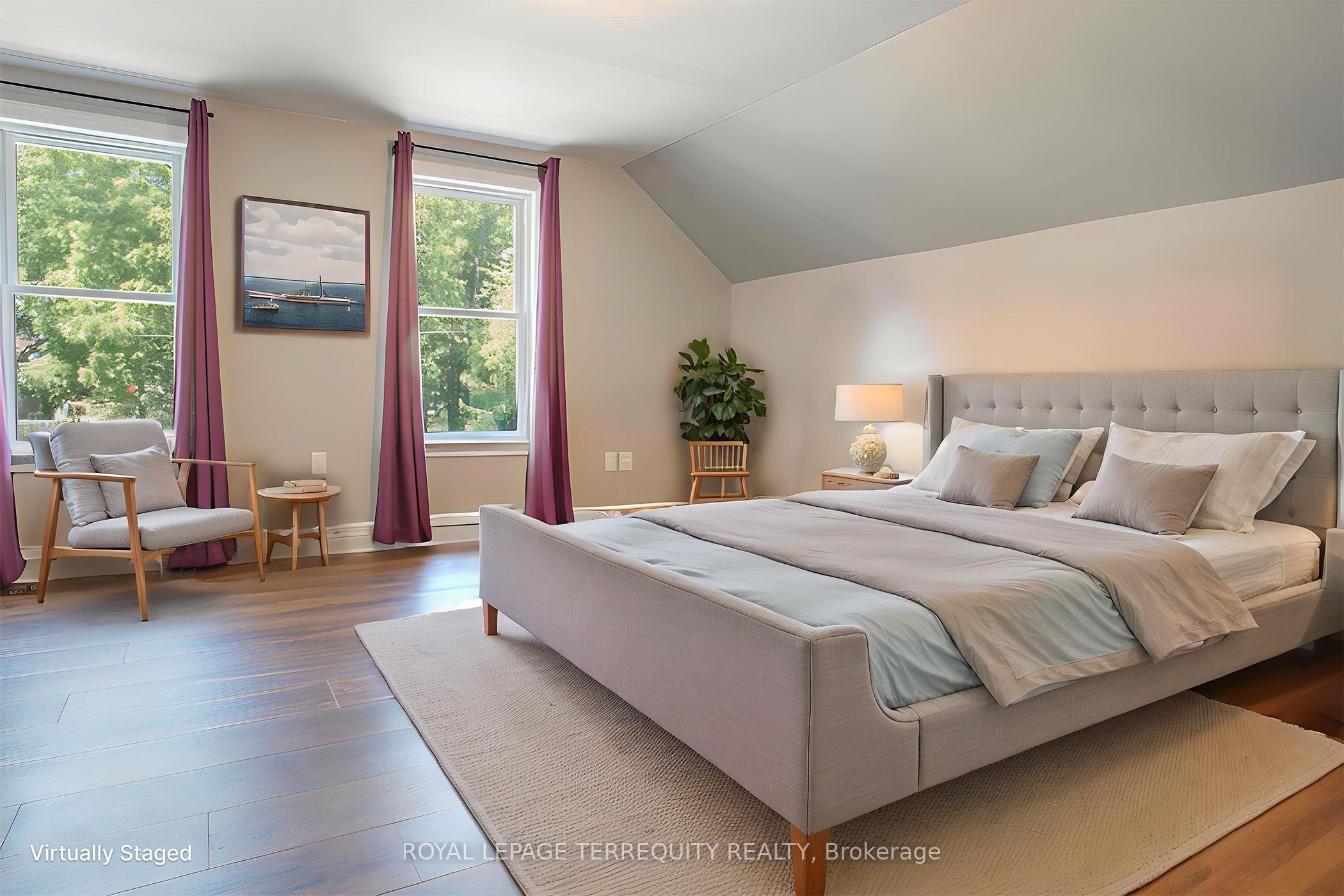 24 Simcoe Street Property Photo 21