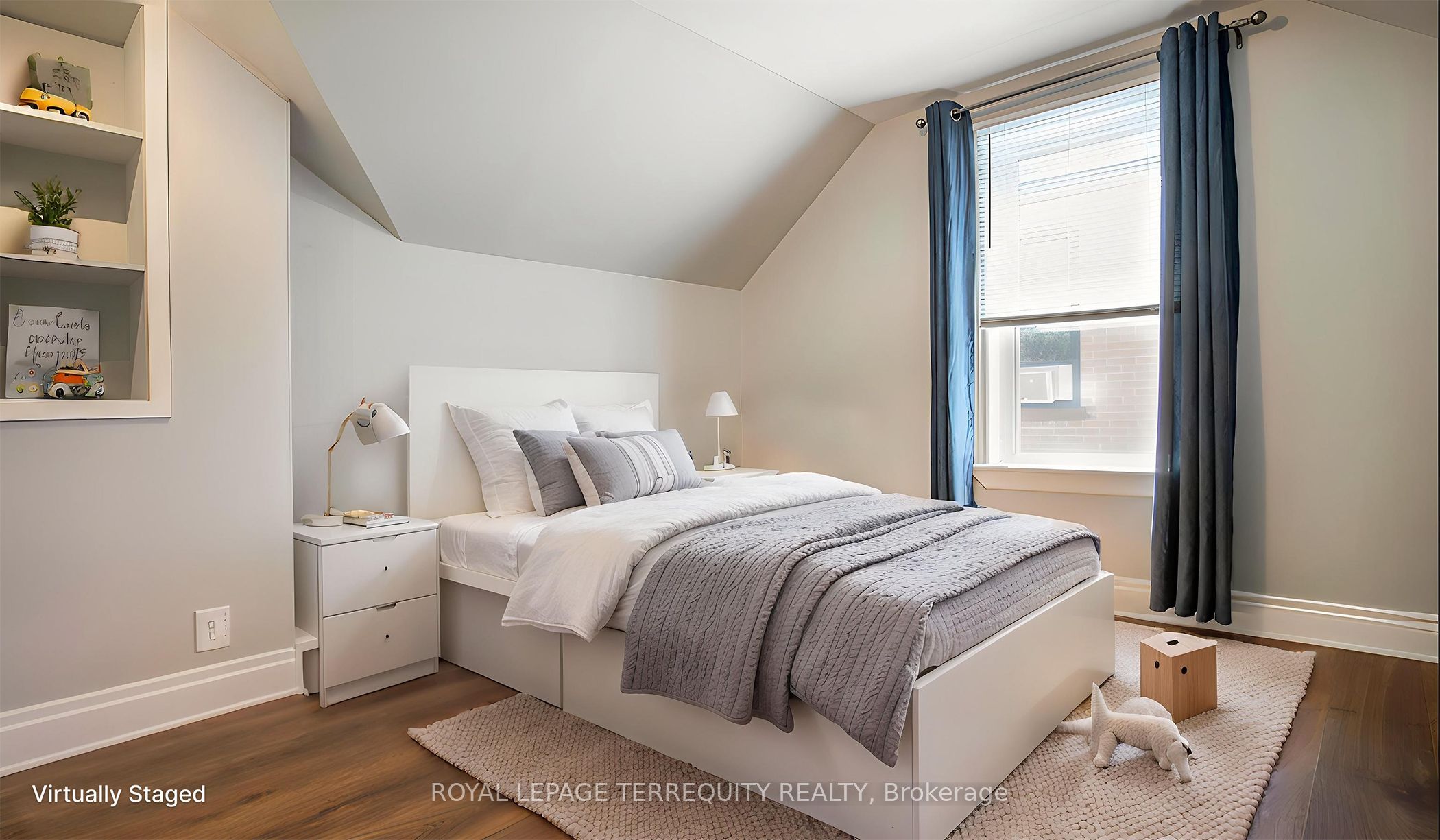 24 Simcoe Street Property Photo 24