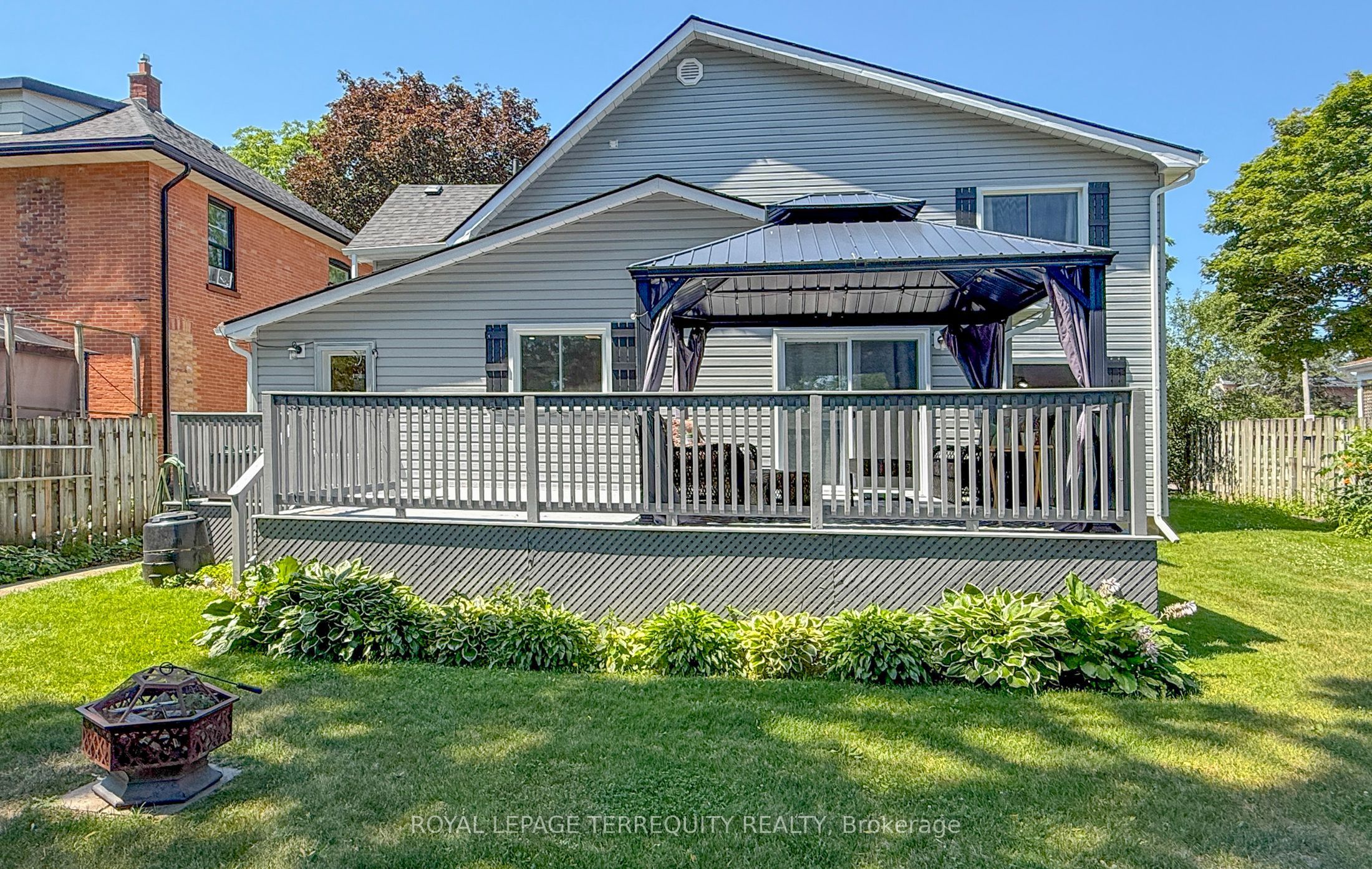 24 Simcoe Street Property Photo 29