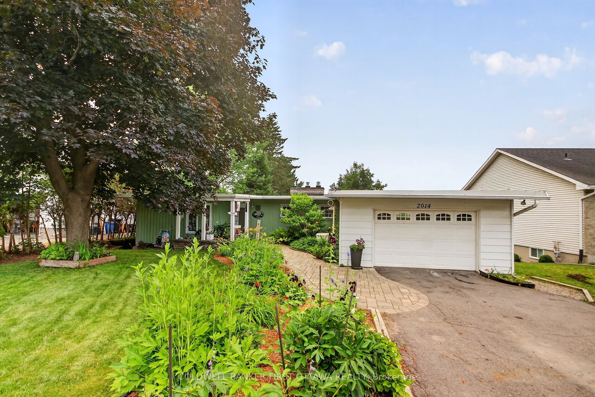 2014 River Road N Property Photo 1