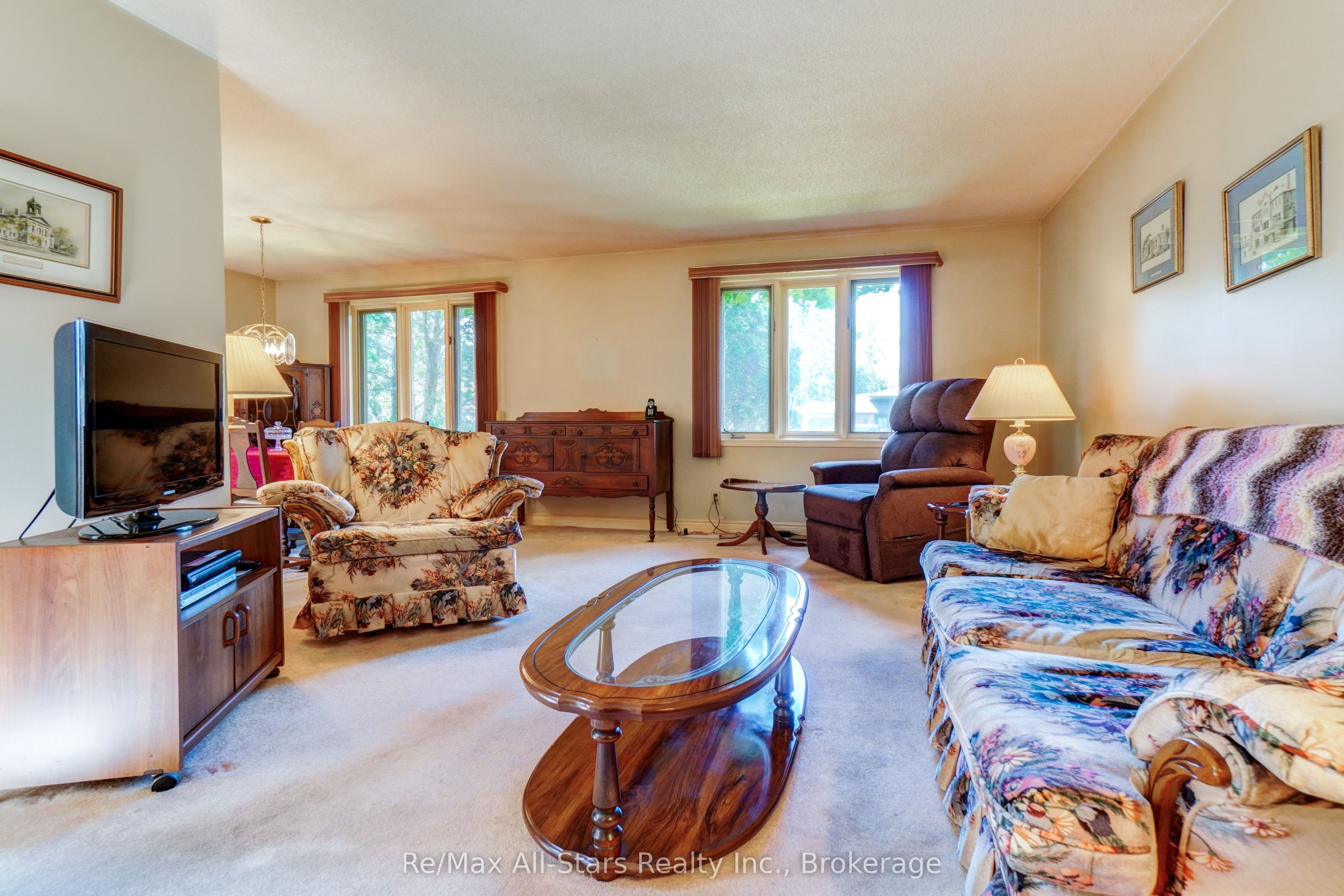 25 Madill Crescent Property Photo 5