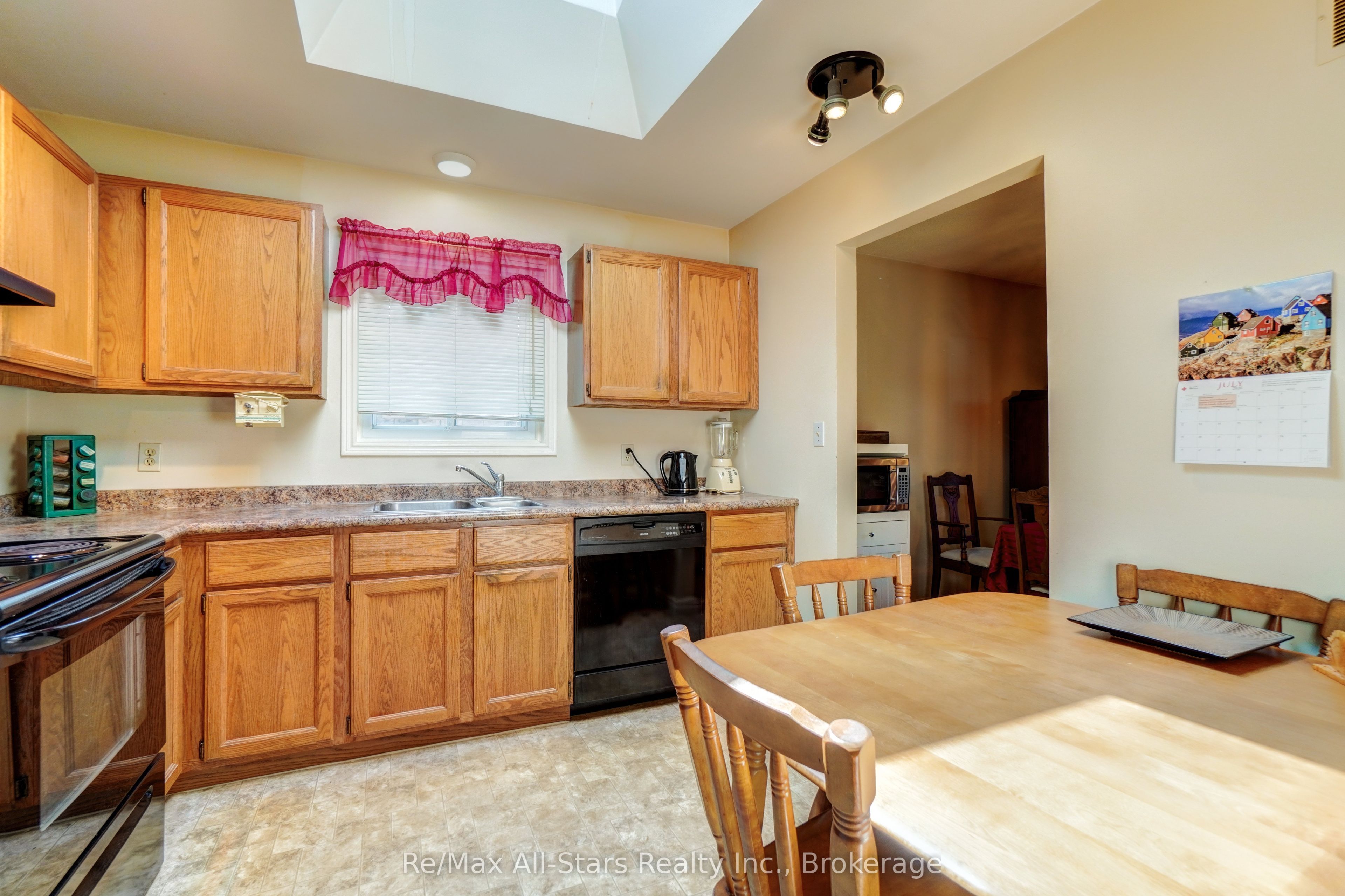 25 Madill Crescent Property Photo 9