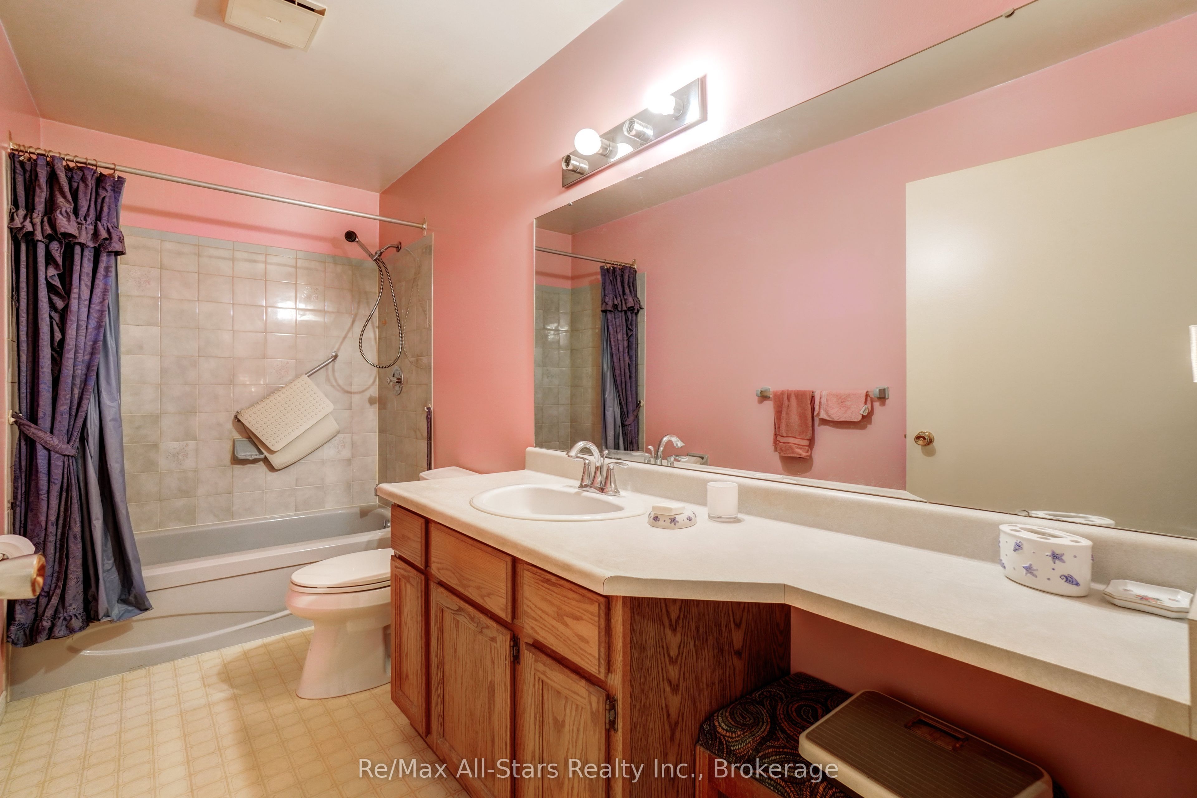 25 Madill Crescent Property Photo 11