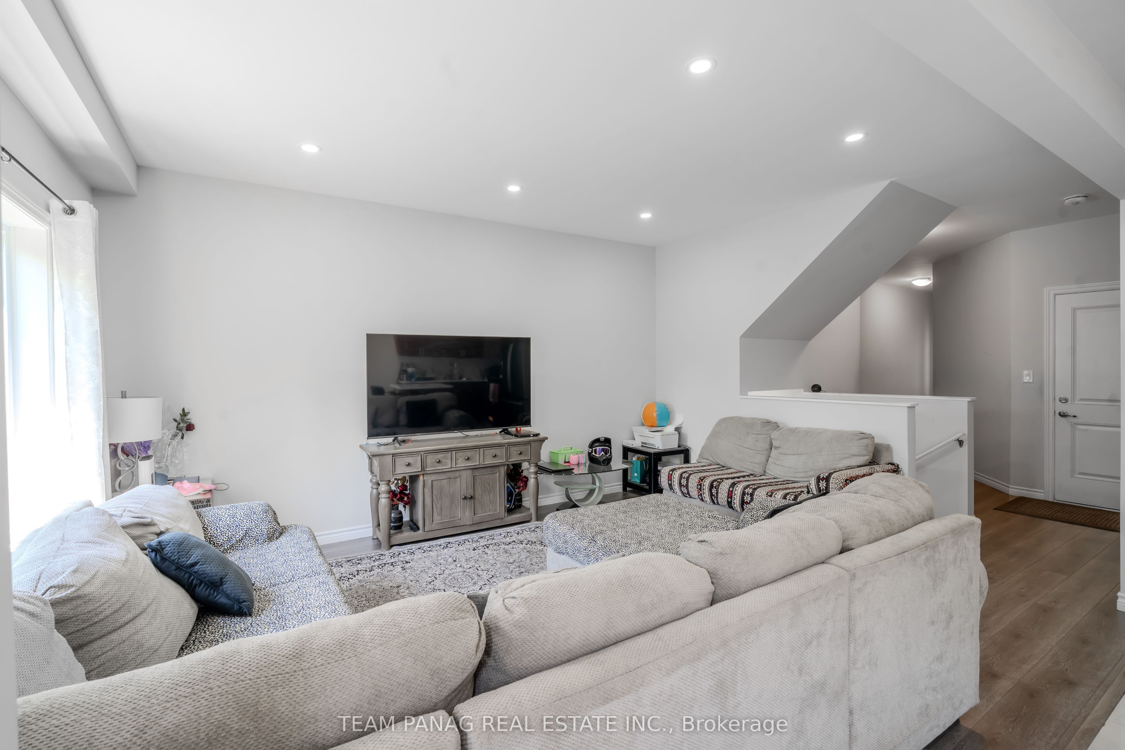 459 Julia Drive Property Photo 10