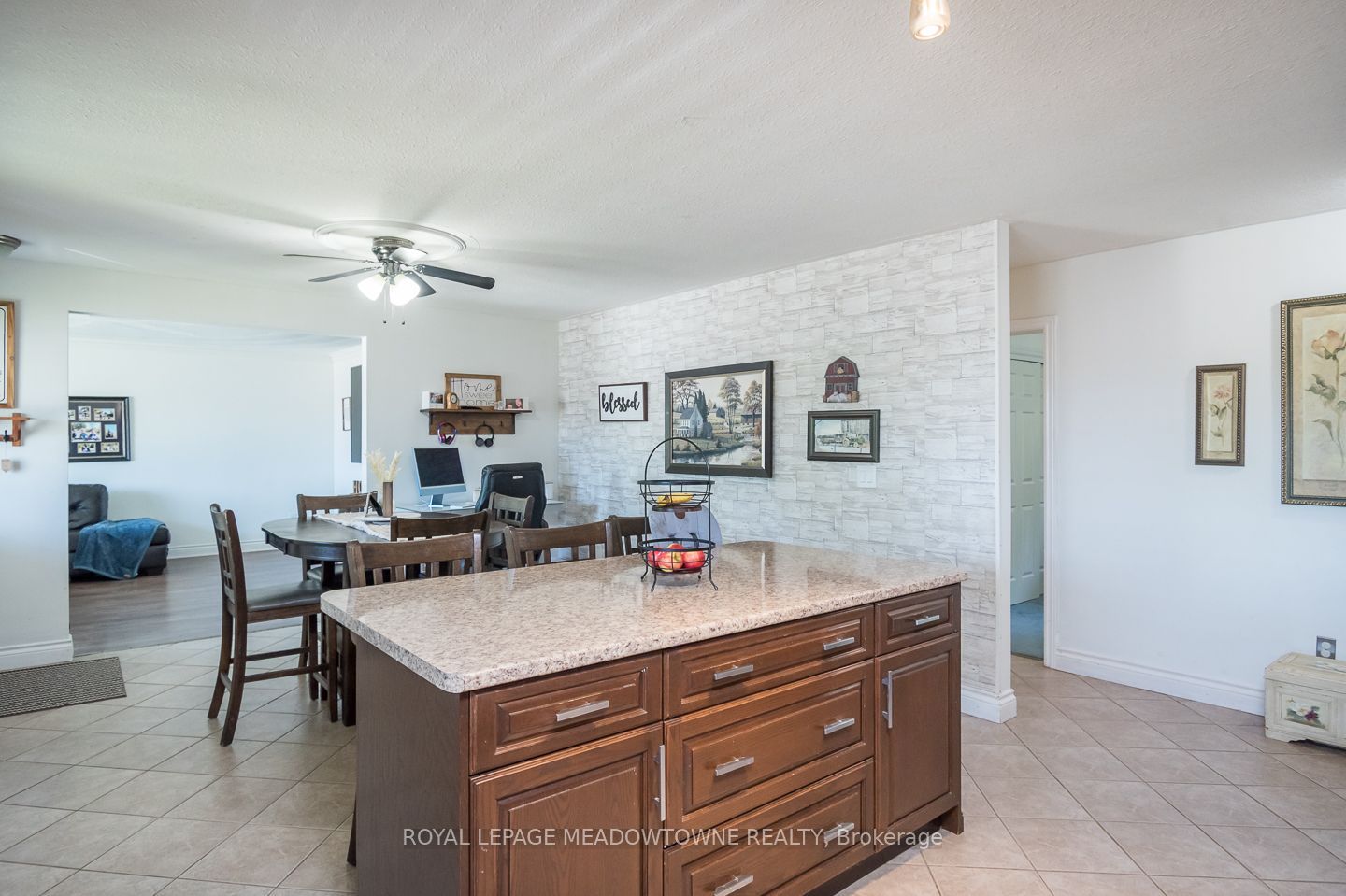 180 West Side Road Property Photo 14