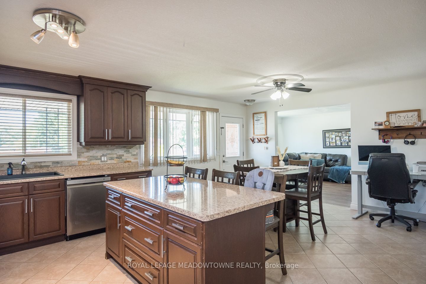 180 West Side Road Property Photo 16