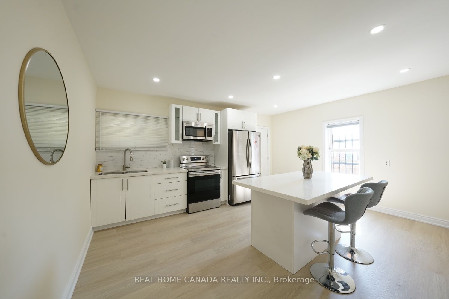 5262 Kitchener Street Property Photo 15