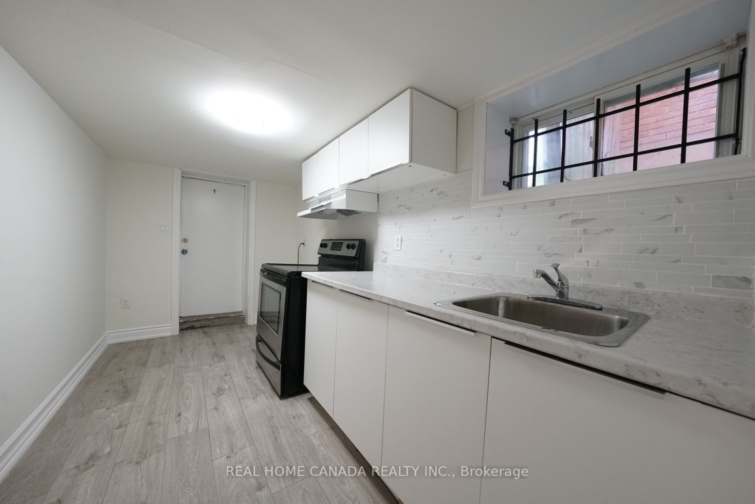 5262 Kitchener Street Property Photo 25