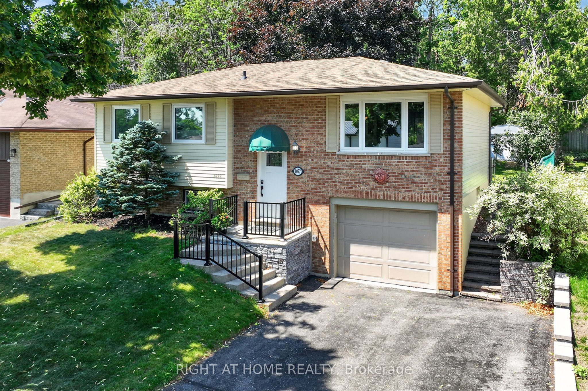 1077 Danita Boulevard Property Photo 3