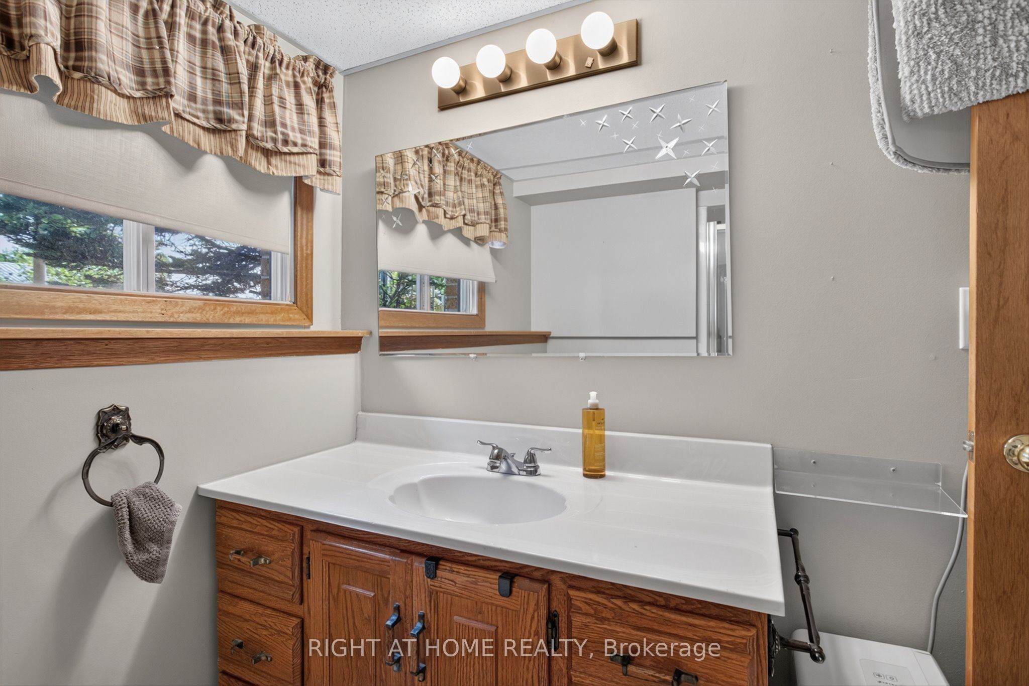 1077 Danita Boulevard Property Photo 24
