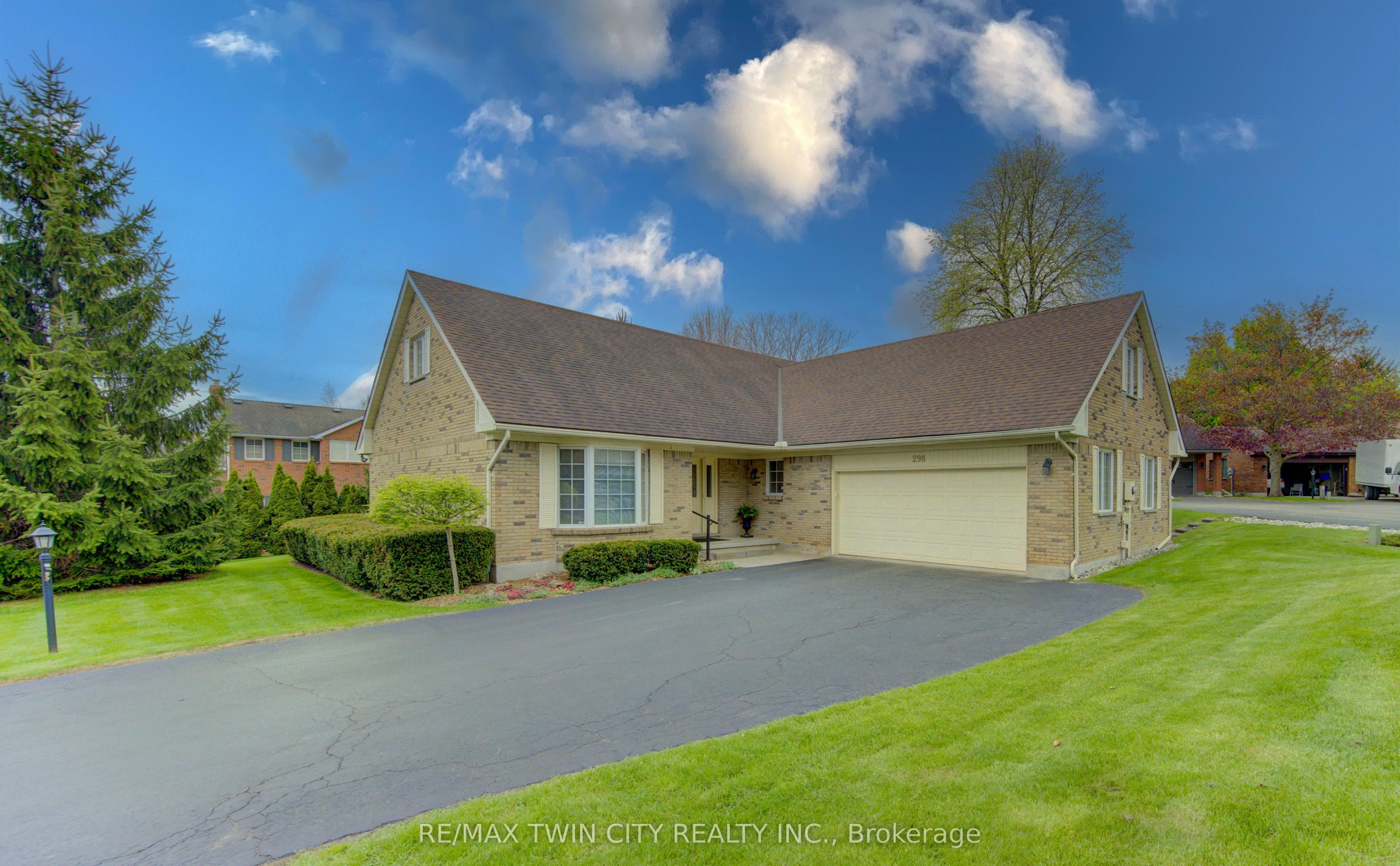 298 Roxton Drive Property Photo 1