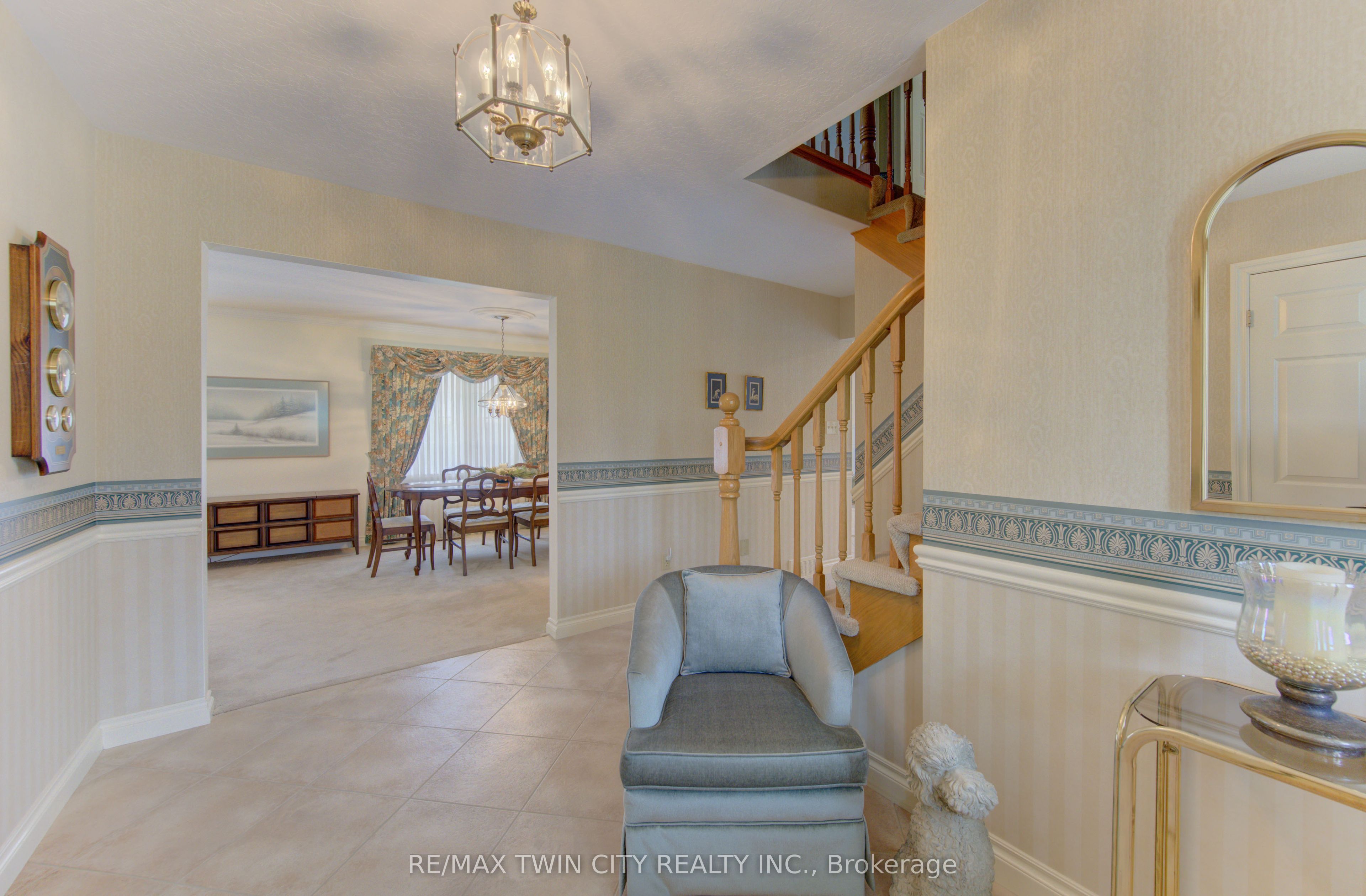 298 Roxton Drive Property Photo 3