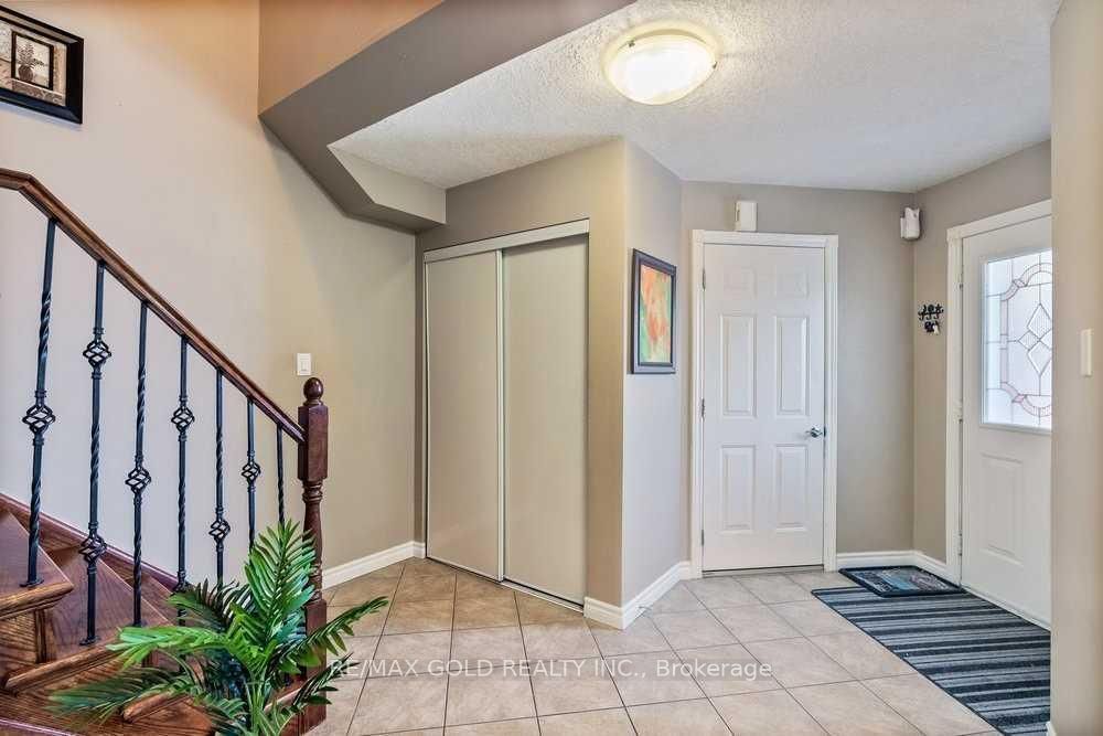 573 Burnett Avenue Property Photo 3