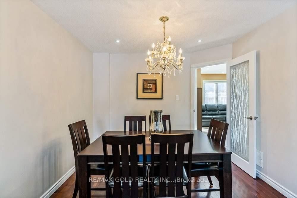573 Burnett Avenue Property Photo 8