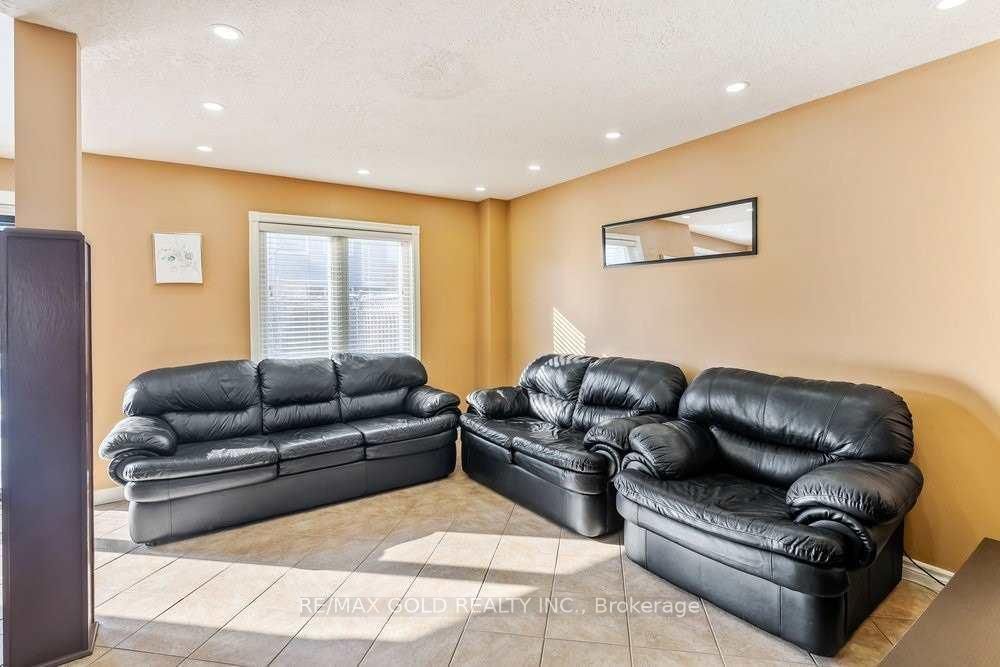 573 Burnett Avenue Property Photo 10