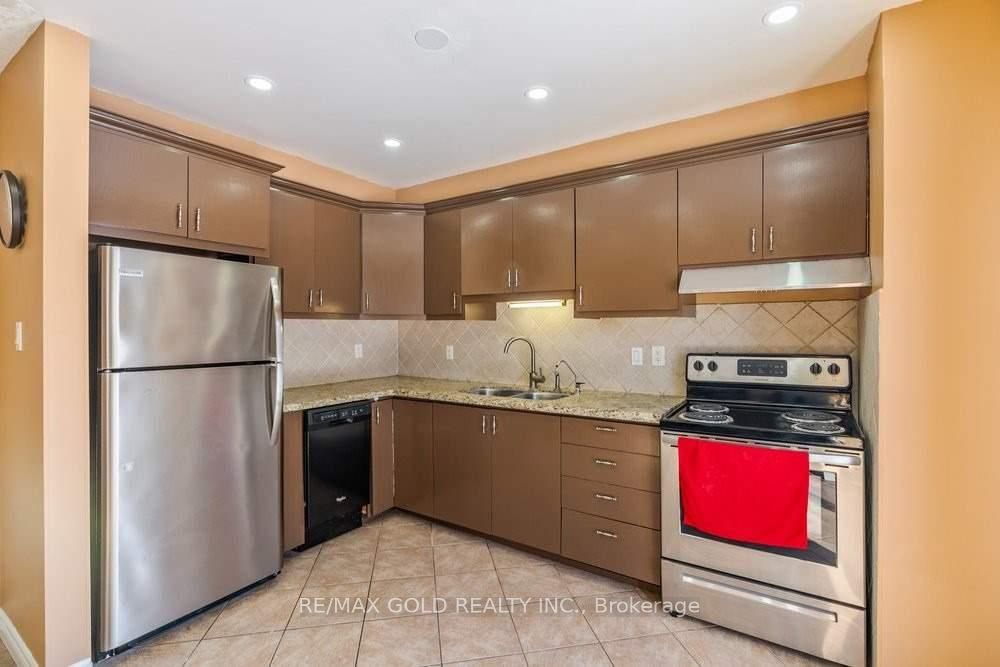 573 Burnett Avenue Property Photo 13