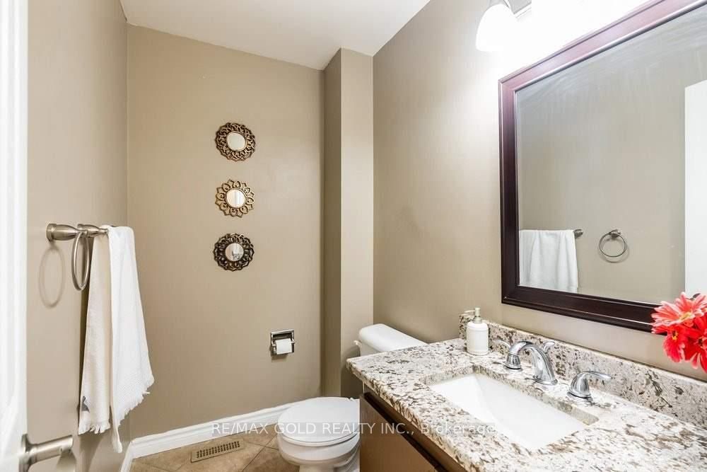 573 Burnett Avenue Property Photo 15