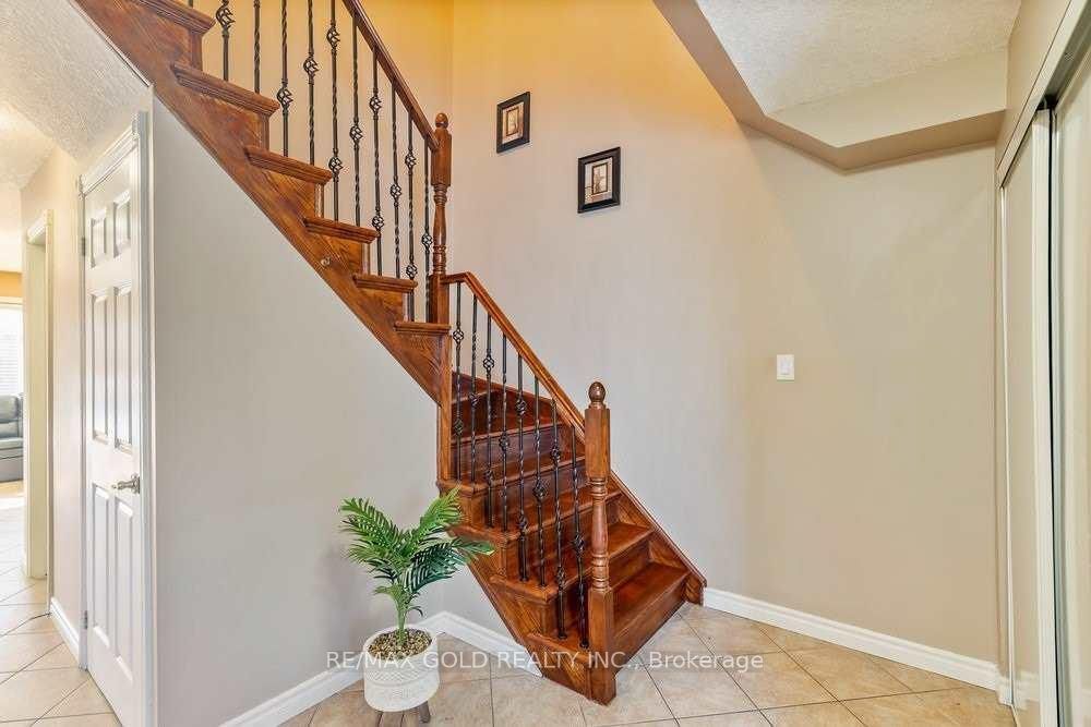 573 Burnett Avenue Property Photo 16