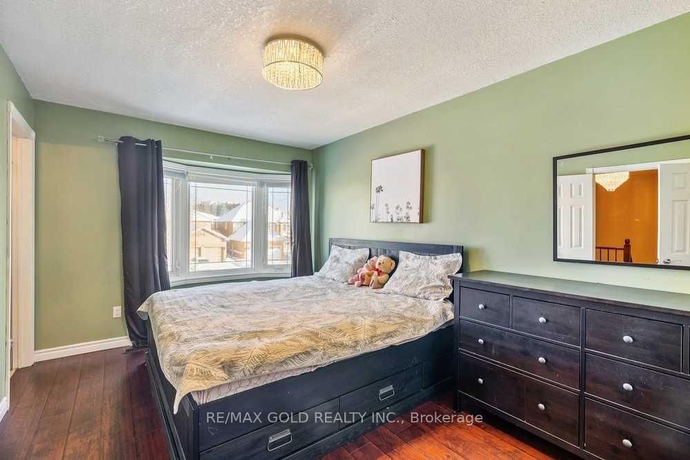 573 Burnett Avenue Property Photo 17