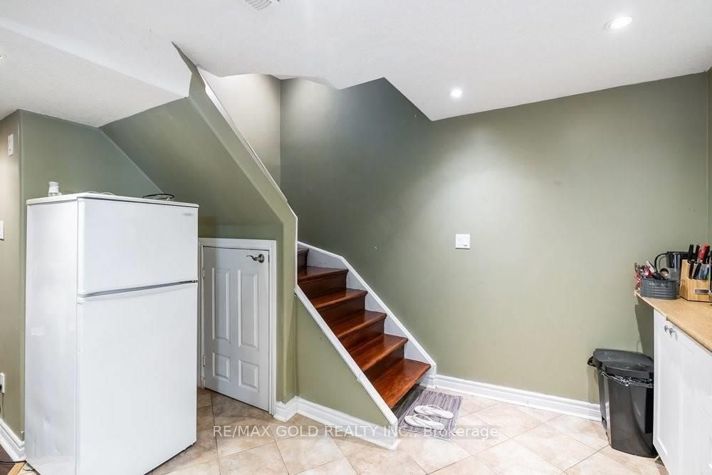 573 Burnett Avenue Property Photo 25